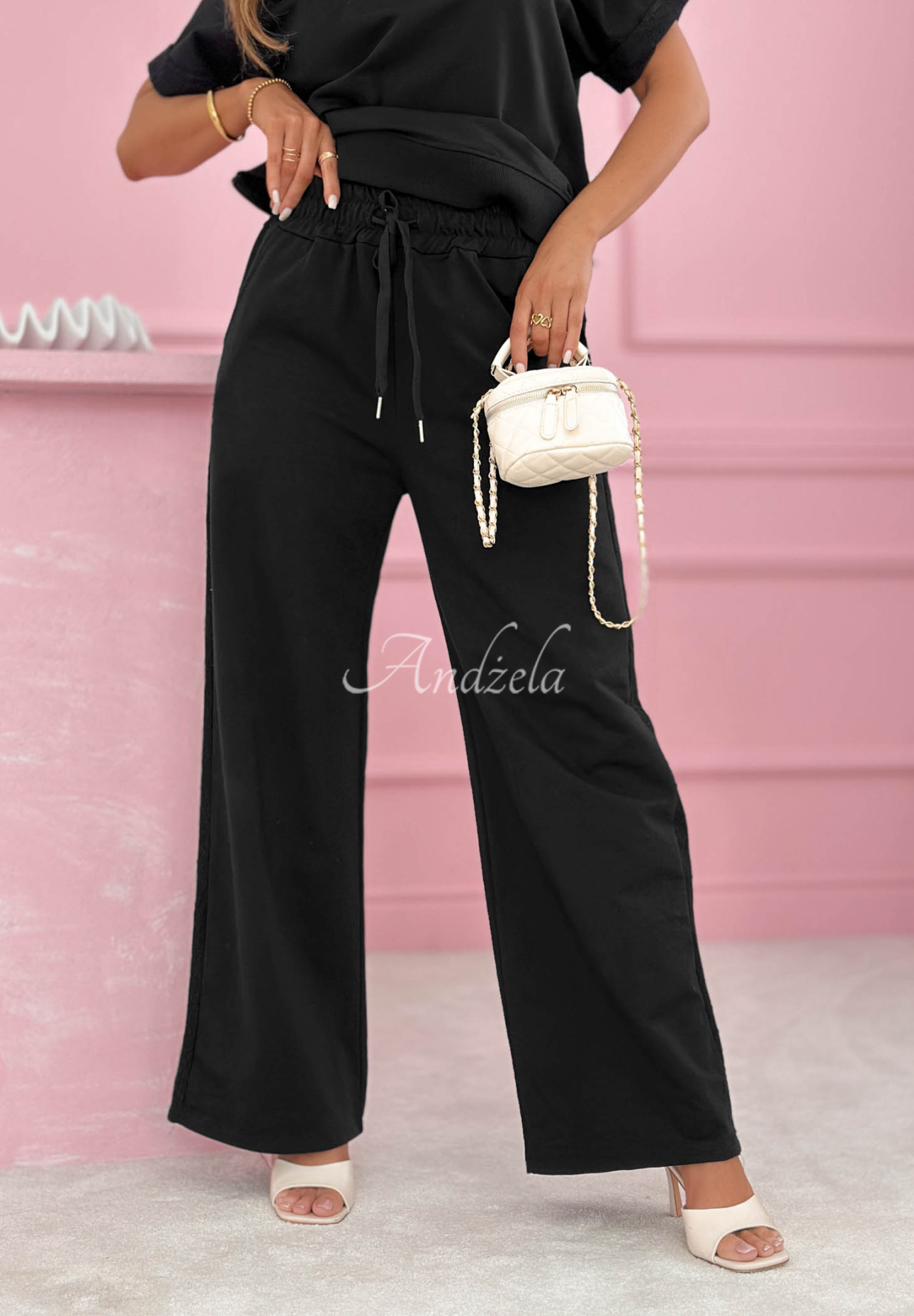 Bavlnená tepláková súprava s čipkou Lacy Actions čierne