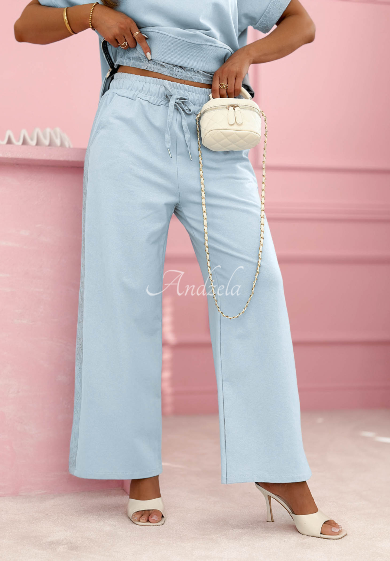 Bavlnená tepláková súprava s čipkou Lacy Actions blankytný