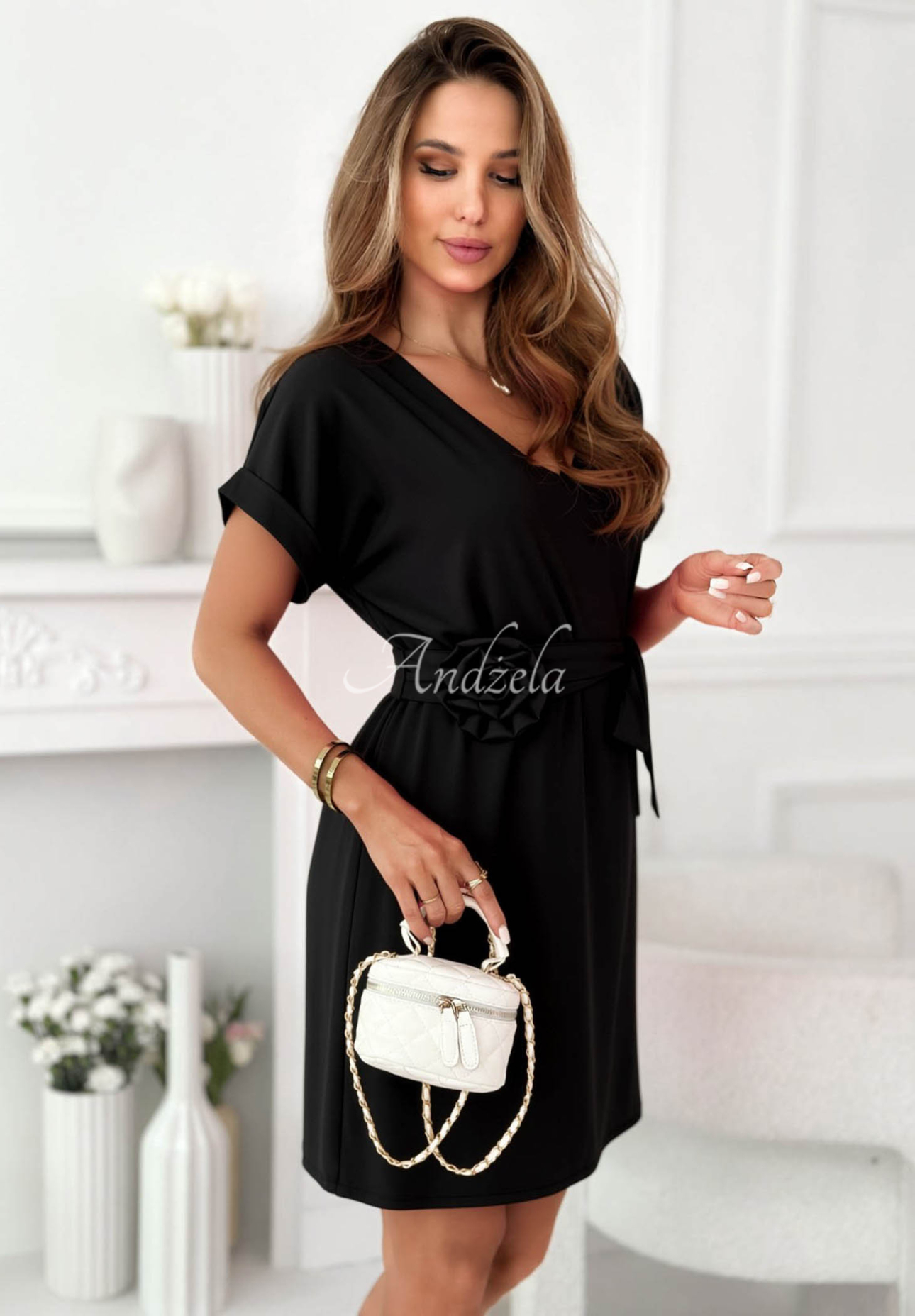 Mini šaty s kvetom a viskózou Petal Romance čierna