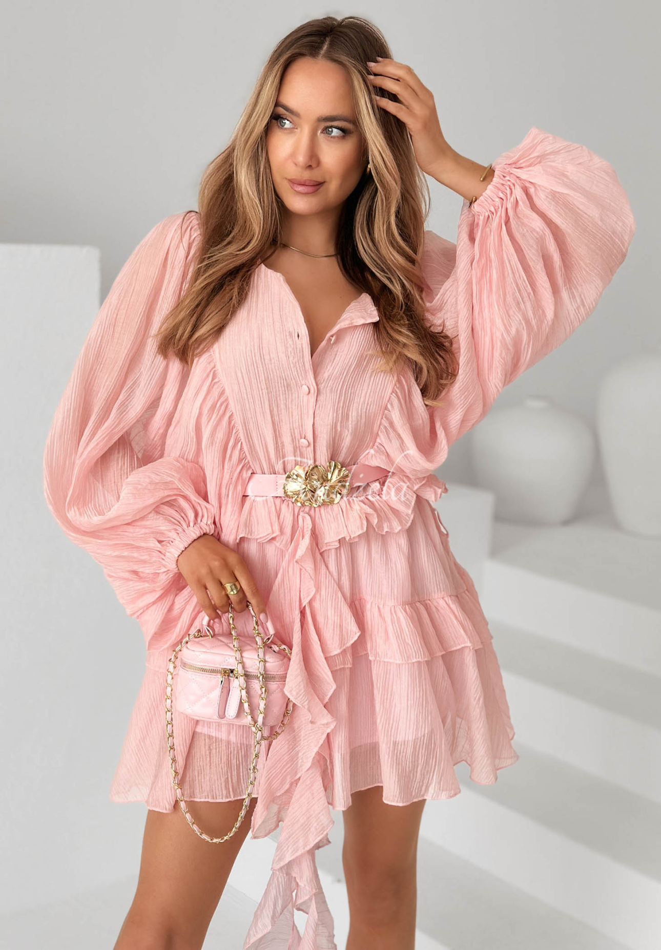 Šaty s naberanými rukávmi a volánikmi Tea On The Patio ružová