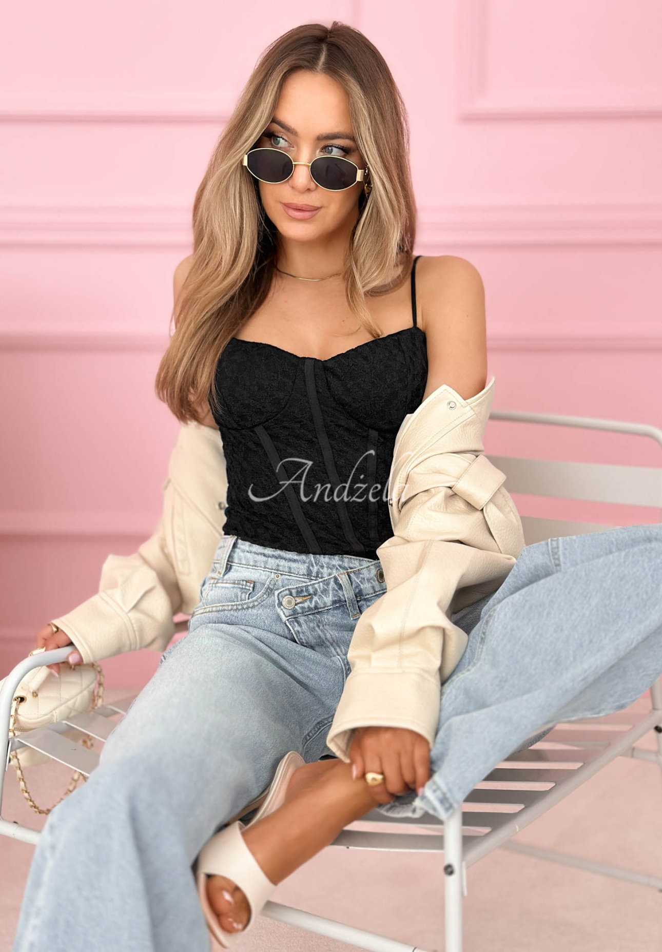 Korzetový čipkovaný top na ramienka Sunny Lace čierne