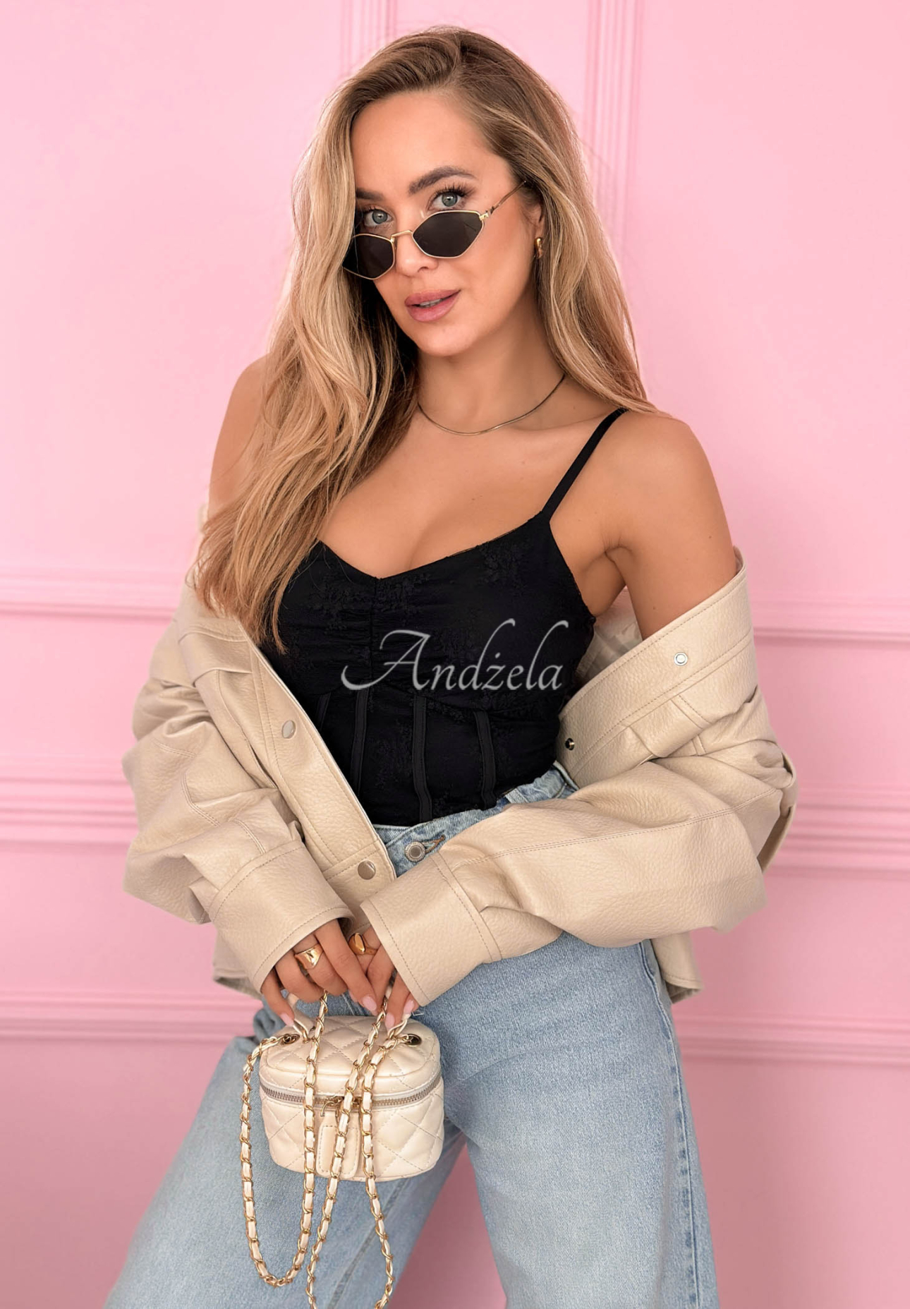 Korzetový top na ramienka Hello Beautiful čierne