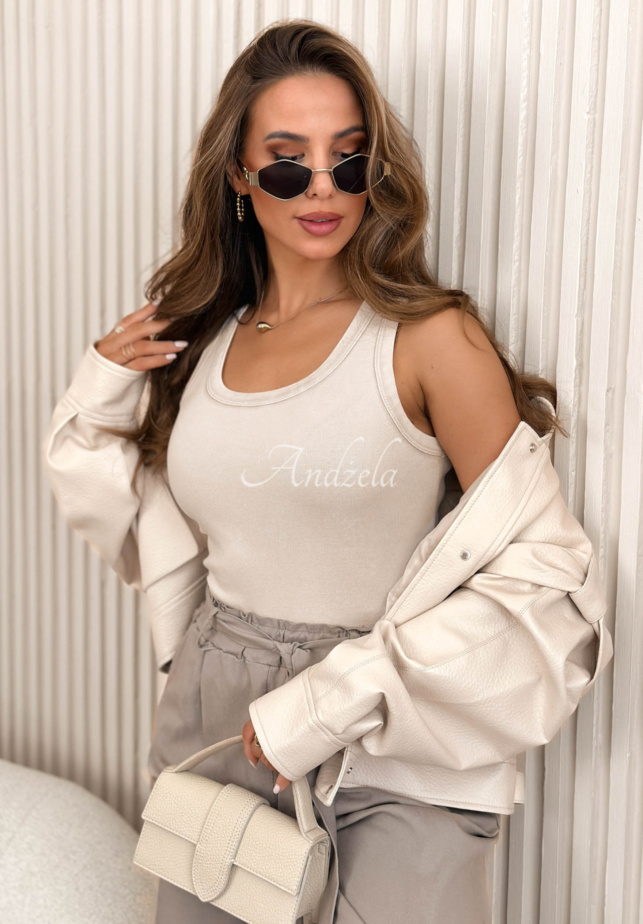 Bavlnený top s výstrihom Sunny Palm ecru