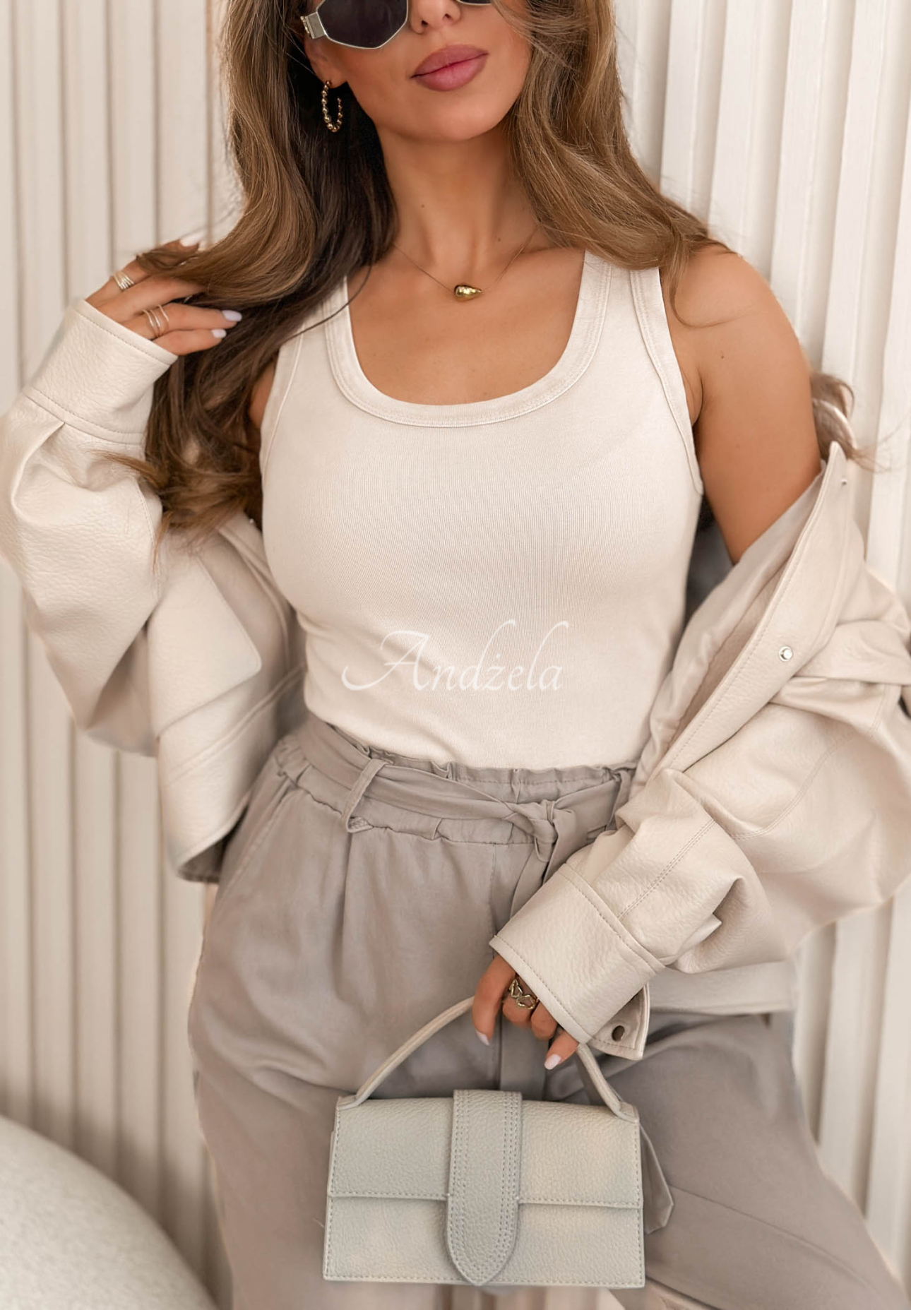 Bavlnený top s výstrihom Sunny Palm ecru