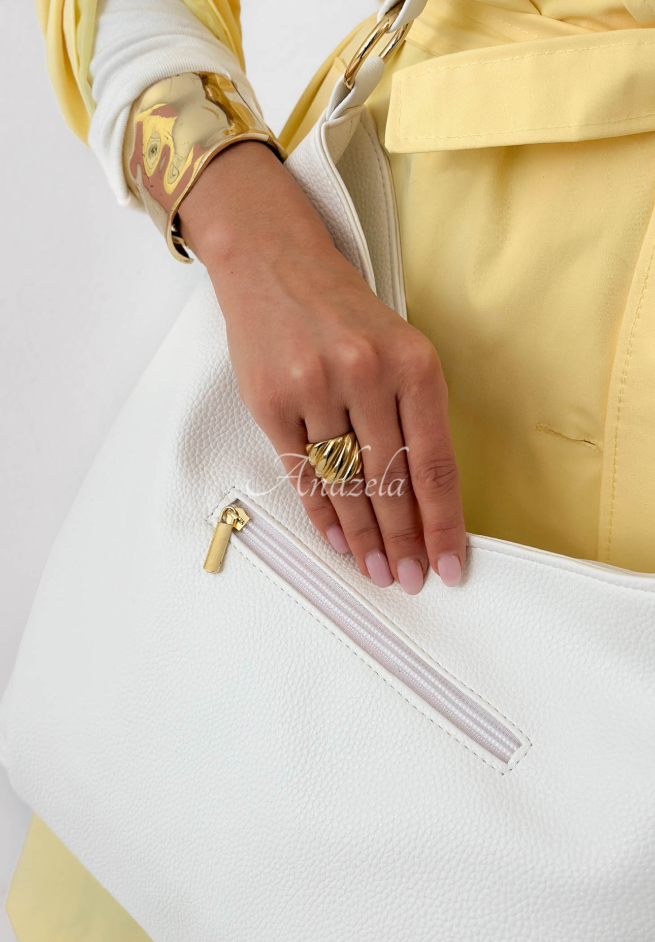 Kožená kabelka s príveskom Arlette ecru