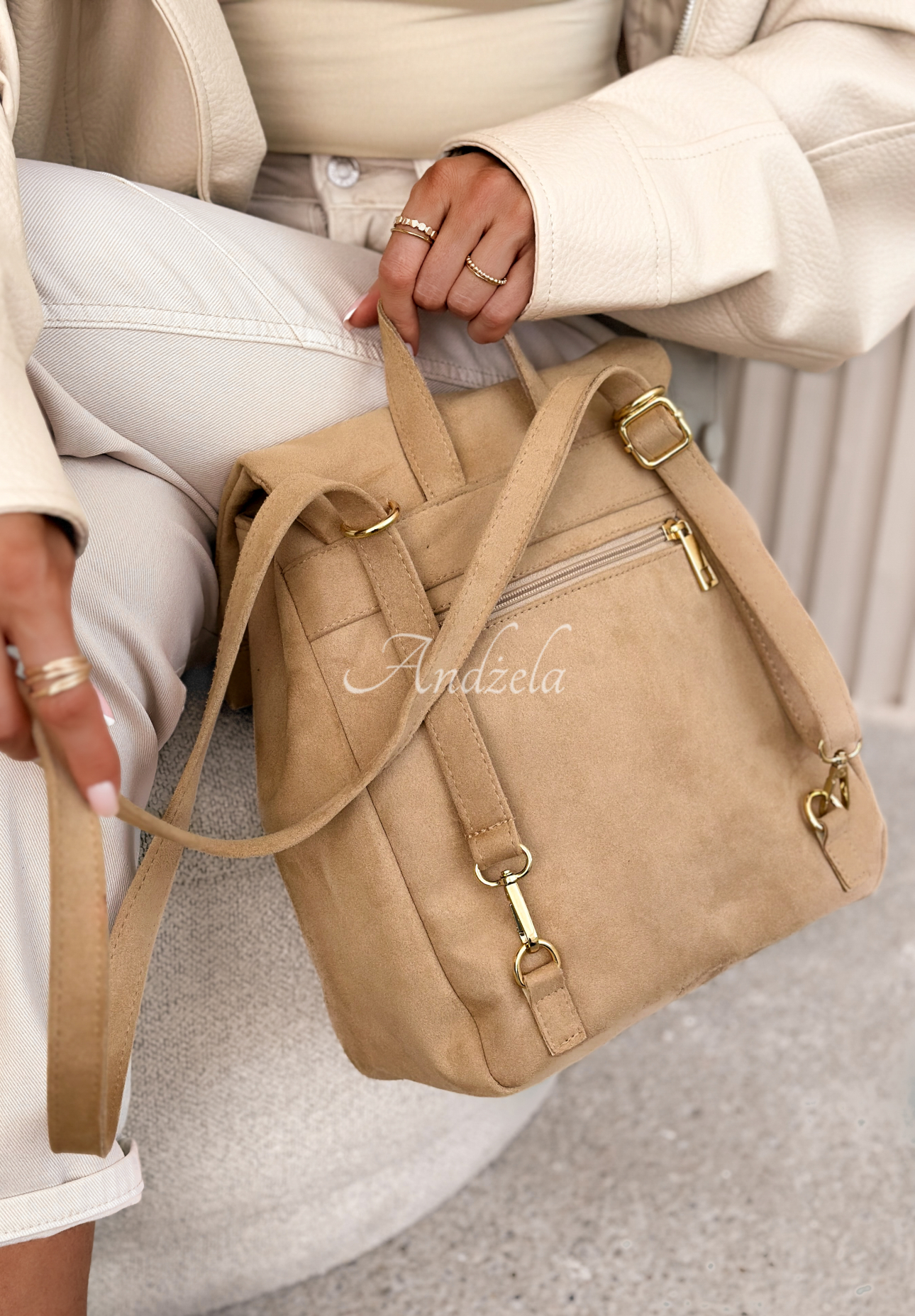 Semišový batoh Right On Time ťavý