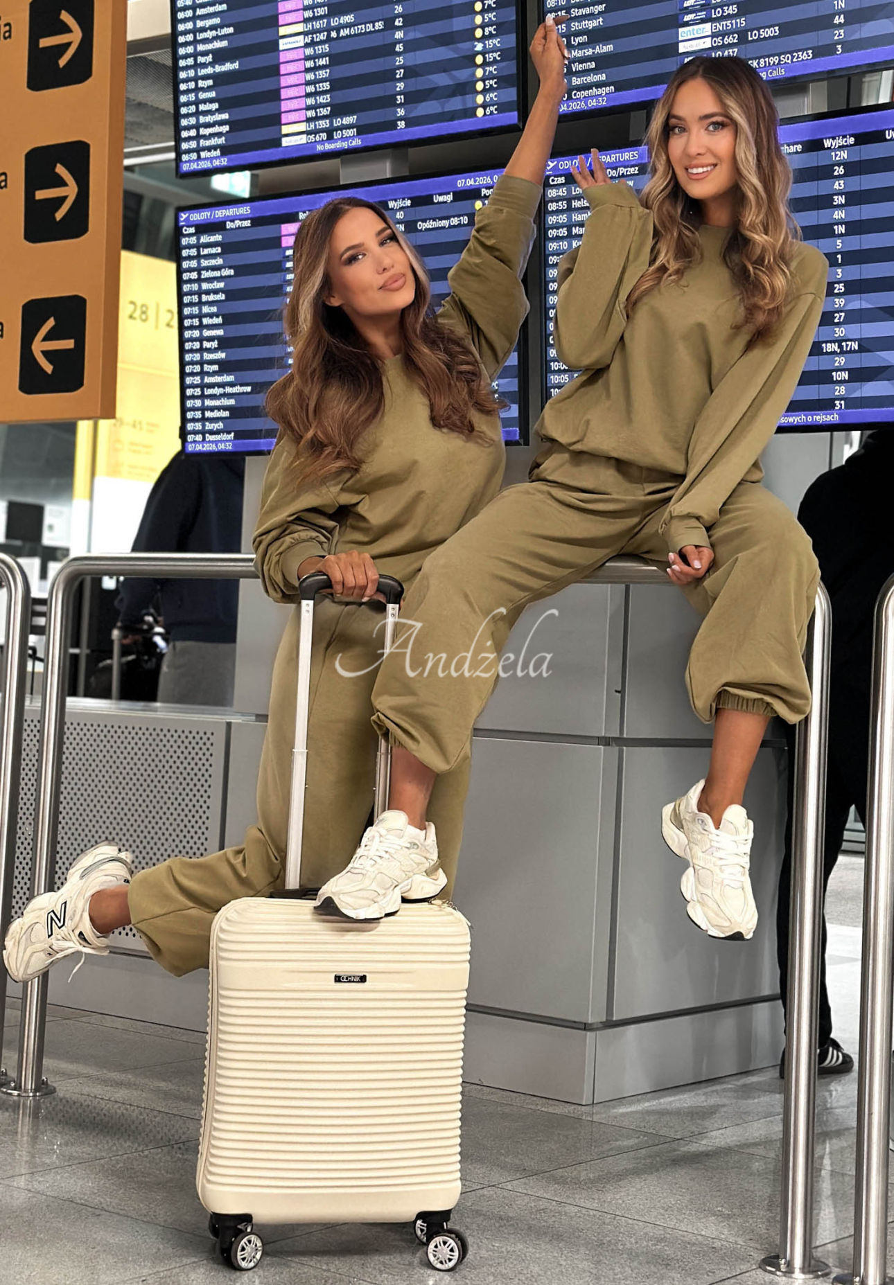 Bavlnená súprava mikina a nohavice Viva Oliva olivový