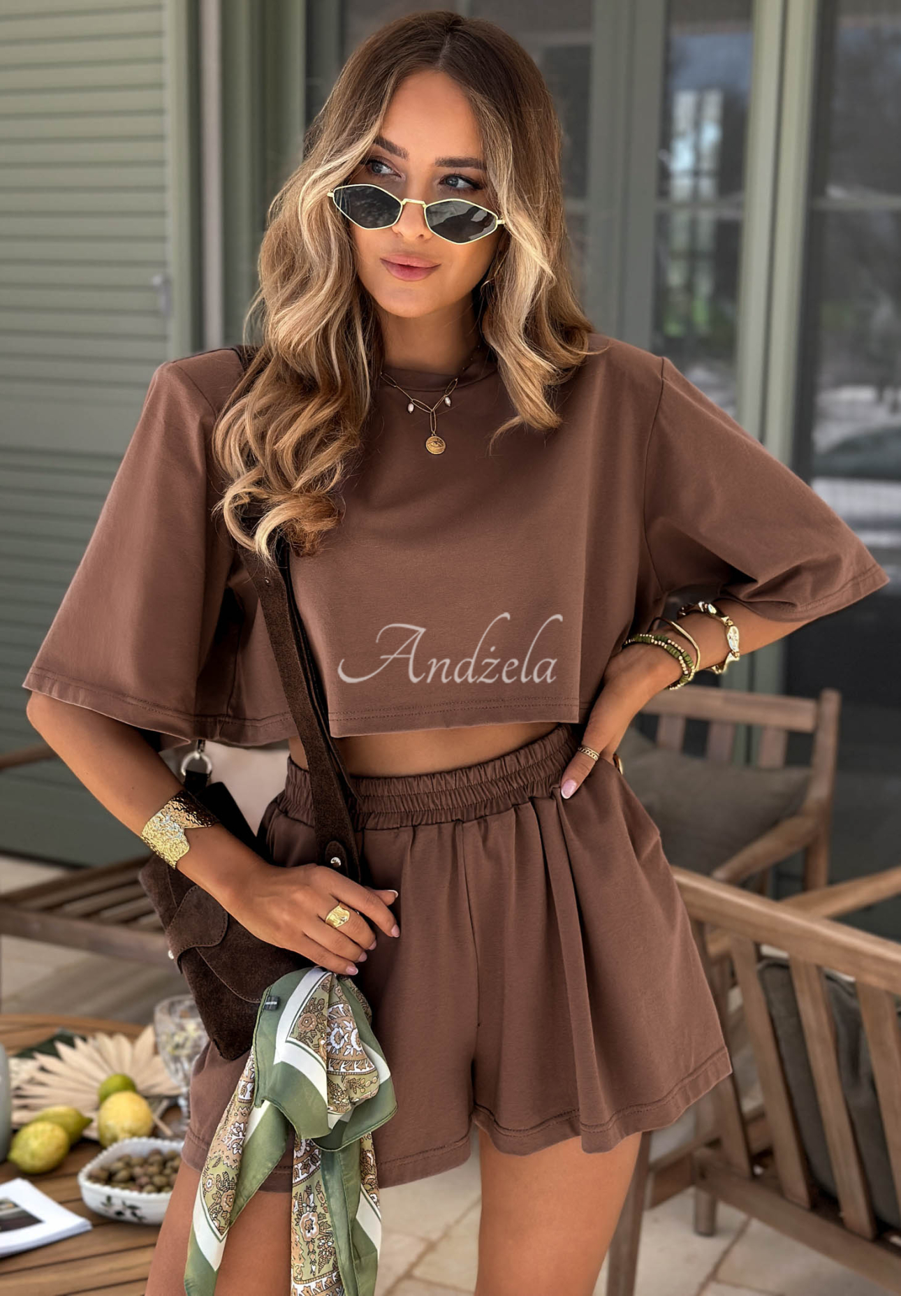 Bavlnné tričko s vypchávkami Viva Oliva čokoládový