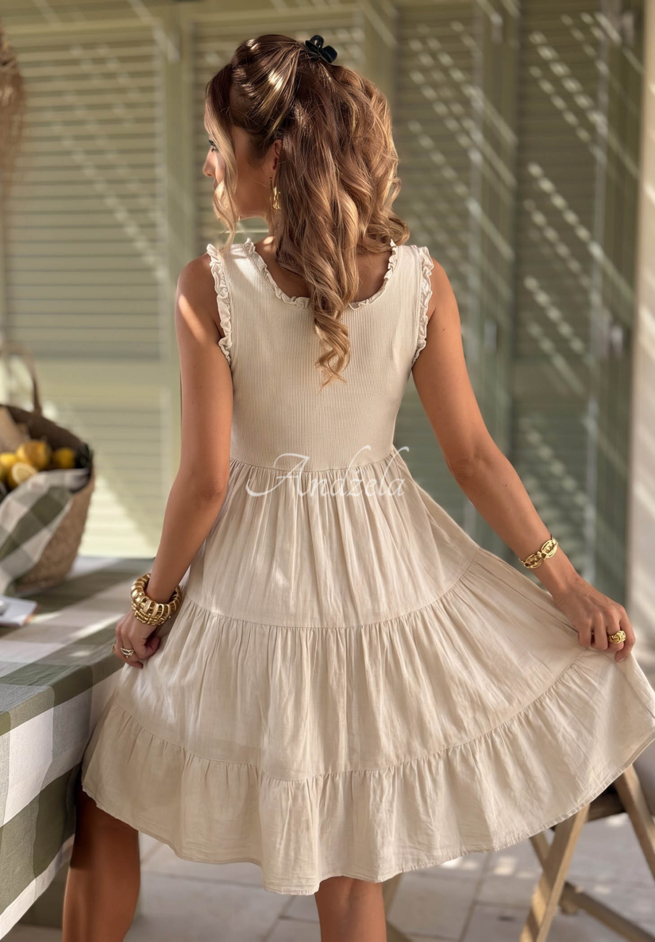 Bavlnené šaty s volánikmi Here I Am béžová