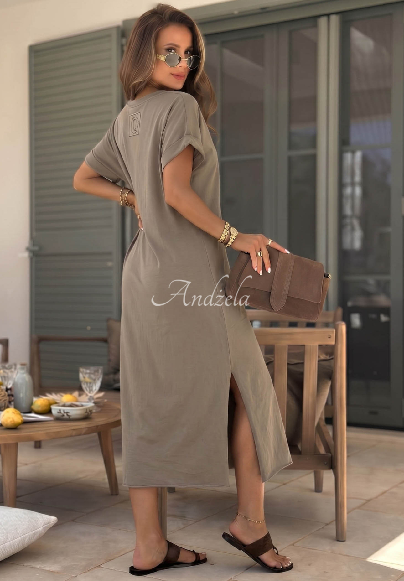 Šaty s výstrihom Your Own Life Mokka