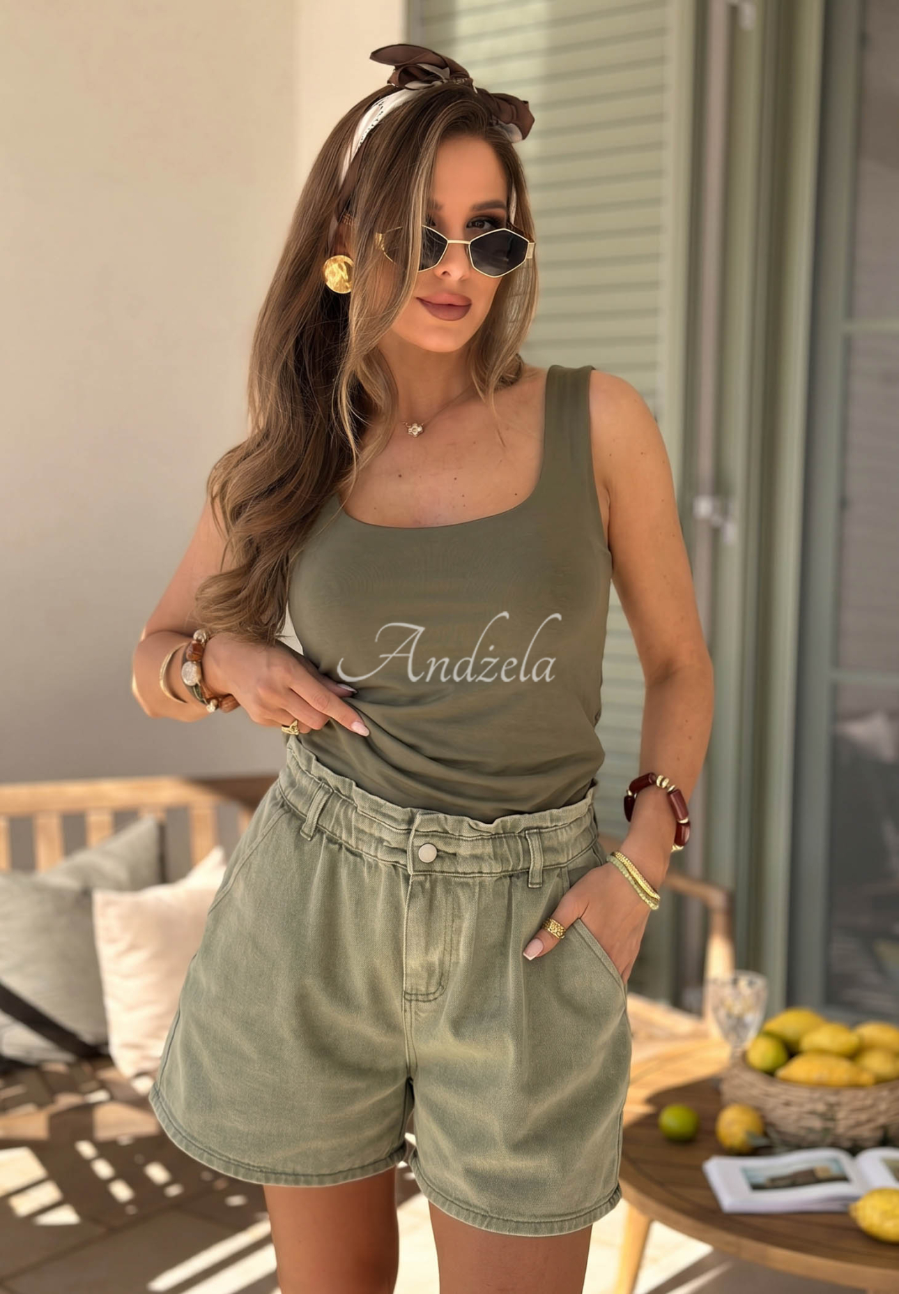 Viskózový top s výstrihom All Coming Back khaki