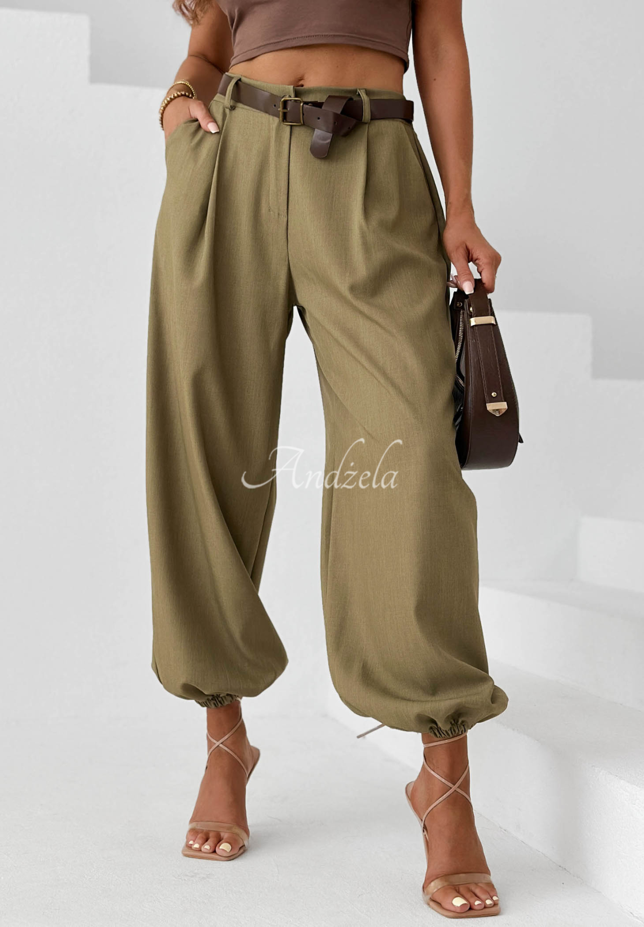 Elegantné nohavice joggery s opaskom Desert City khaki