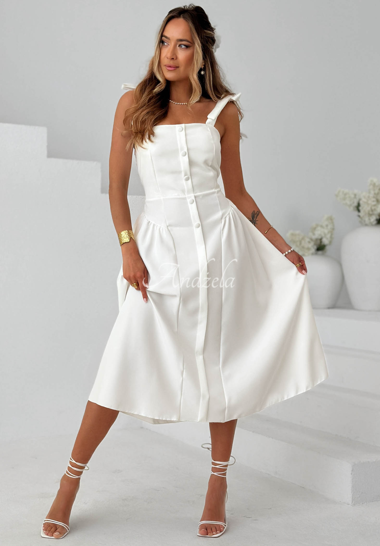 Šaty midi na viazaných ramienkach Sunset Aura Biela