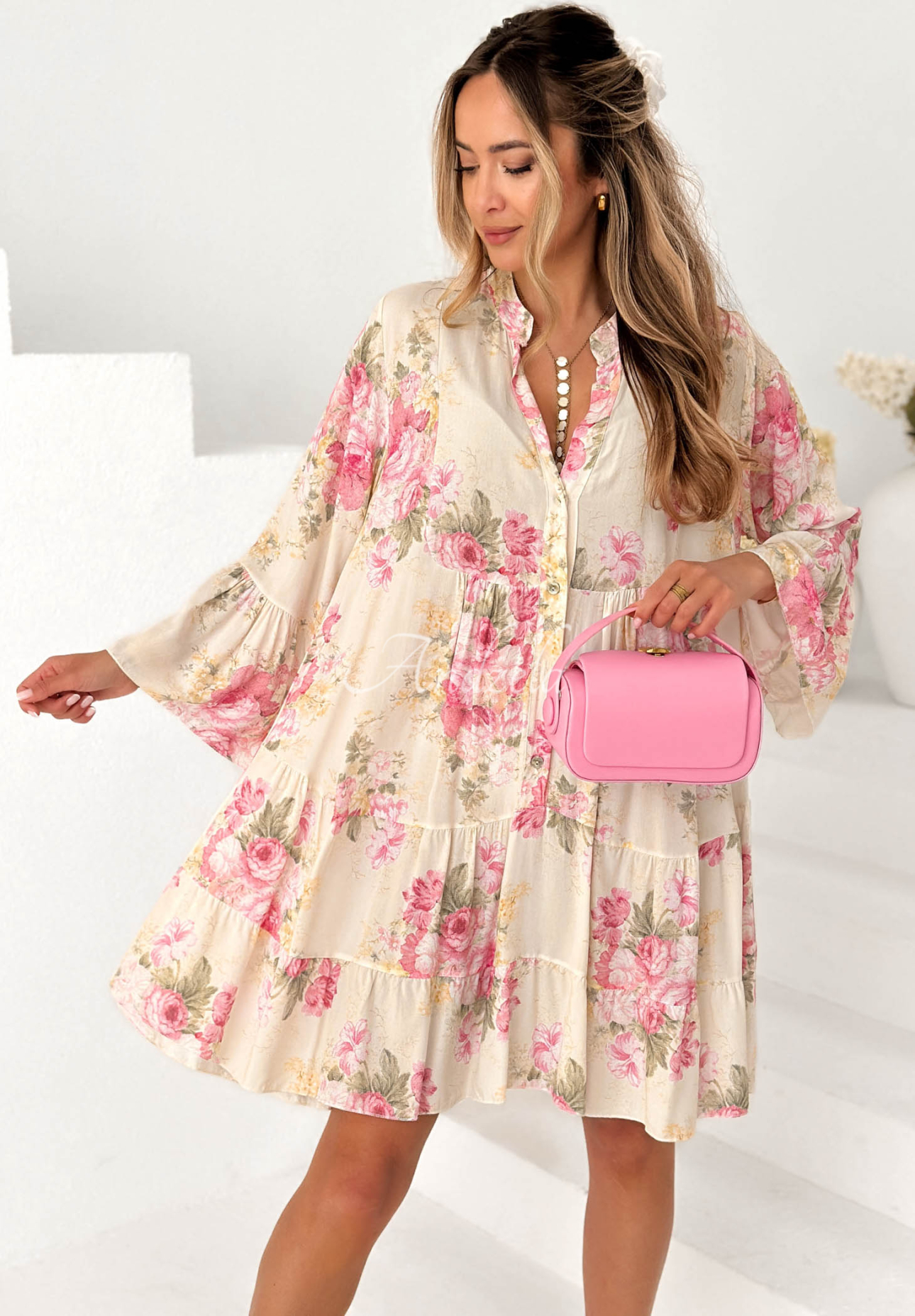 Kvetinové šaty mini oversize z viskózy Miss Florita Biela