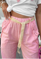 Nohavice mom fit z paskiem i koronką Flora Villa žlté