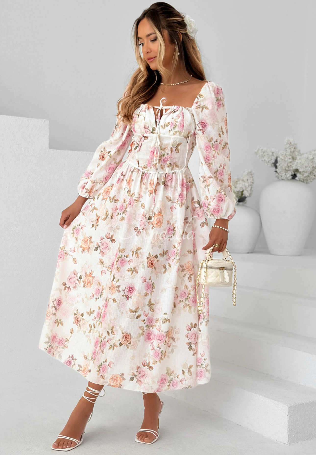 Kvetinové šaty maxi s dlhými rukávmi Sunkissed Blooms Biela