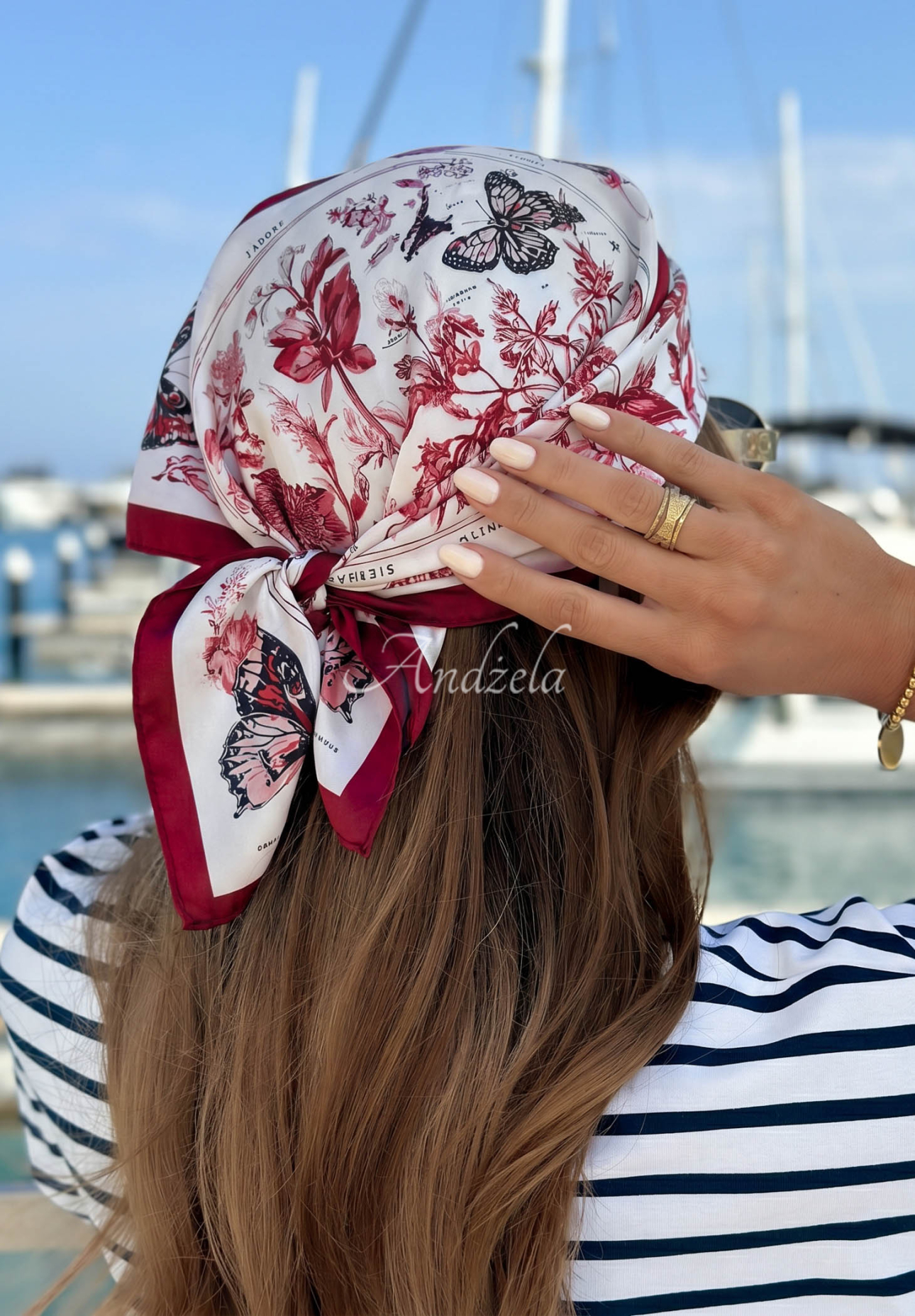 Vzorovaná šatka s motýľmi z viskózy Butterfly Touch červená