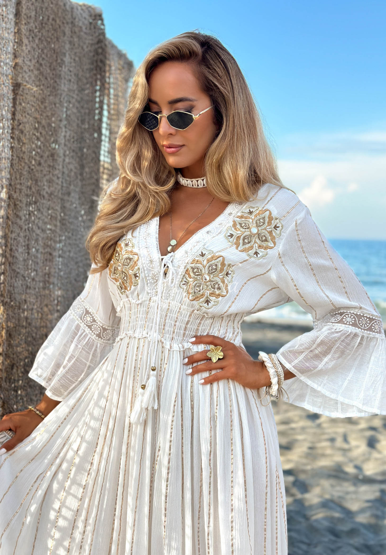 Viskózové maxi šaty so zlatými výšivkami boho Sorelle Sun svetlo béžový
