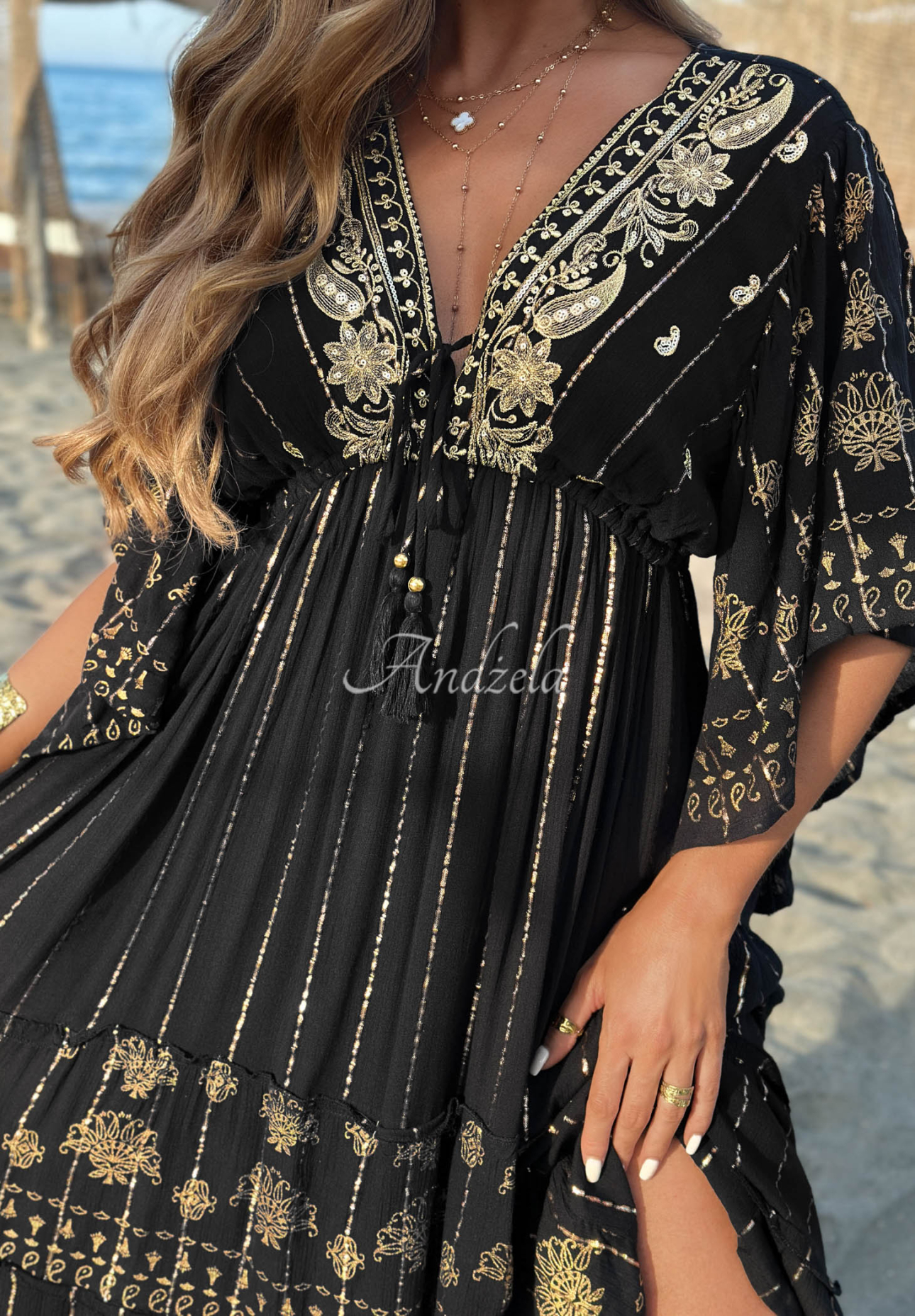 Viskózové šaty so zlatou výšivkou boho Palm Royale čierna