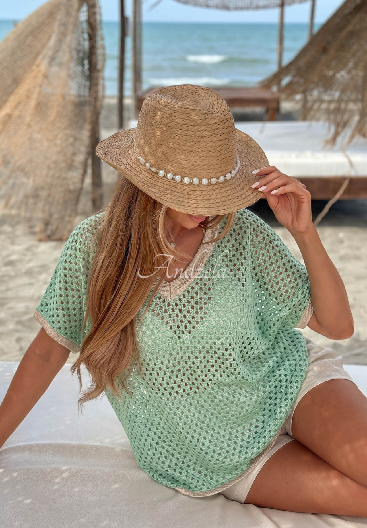 Ažúrový bavlnený sveter s výstrihom Sandy Glow pistaciový