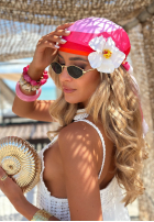 Šatka  w kolorowe paski Sunny Travel różowo-červená