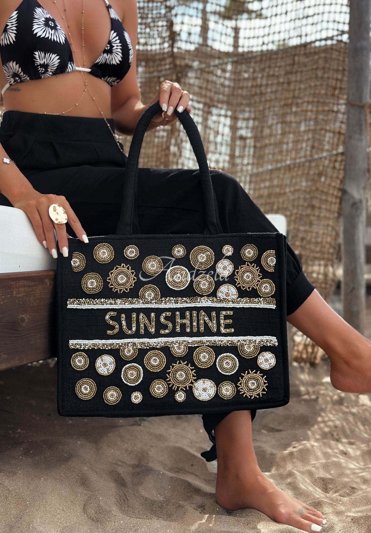 Pletená kabelka vyšívaná korálikmi boho Sunshine Beads čierna