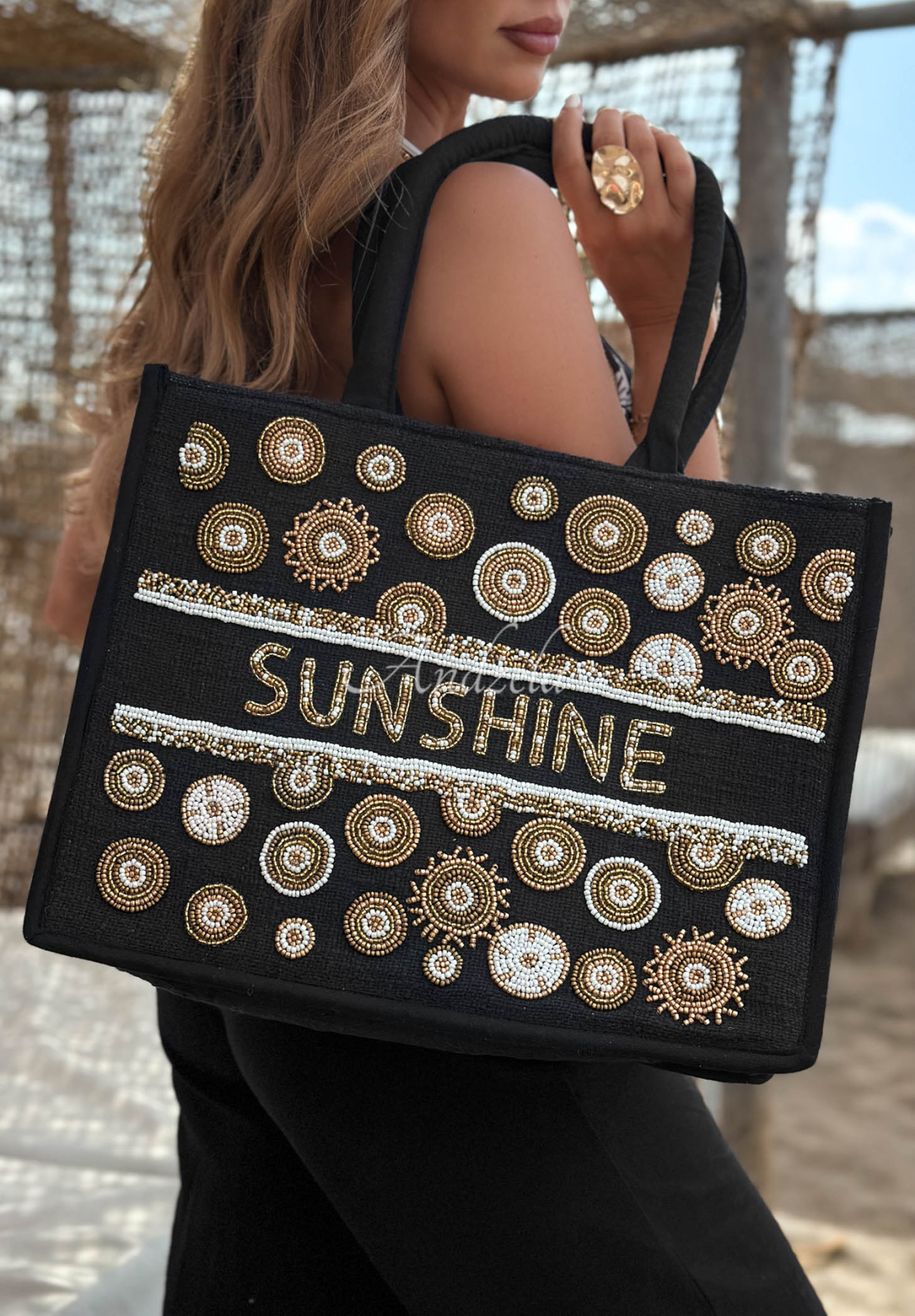 Pletená kabelka vyšívaná korálikmi boho Sunshine Beads čierna