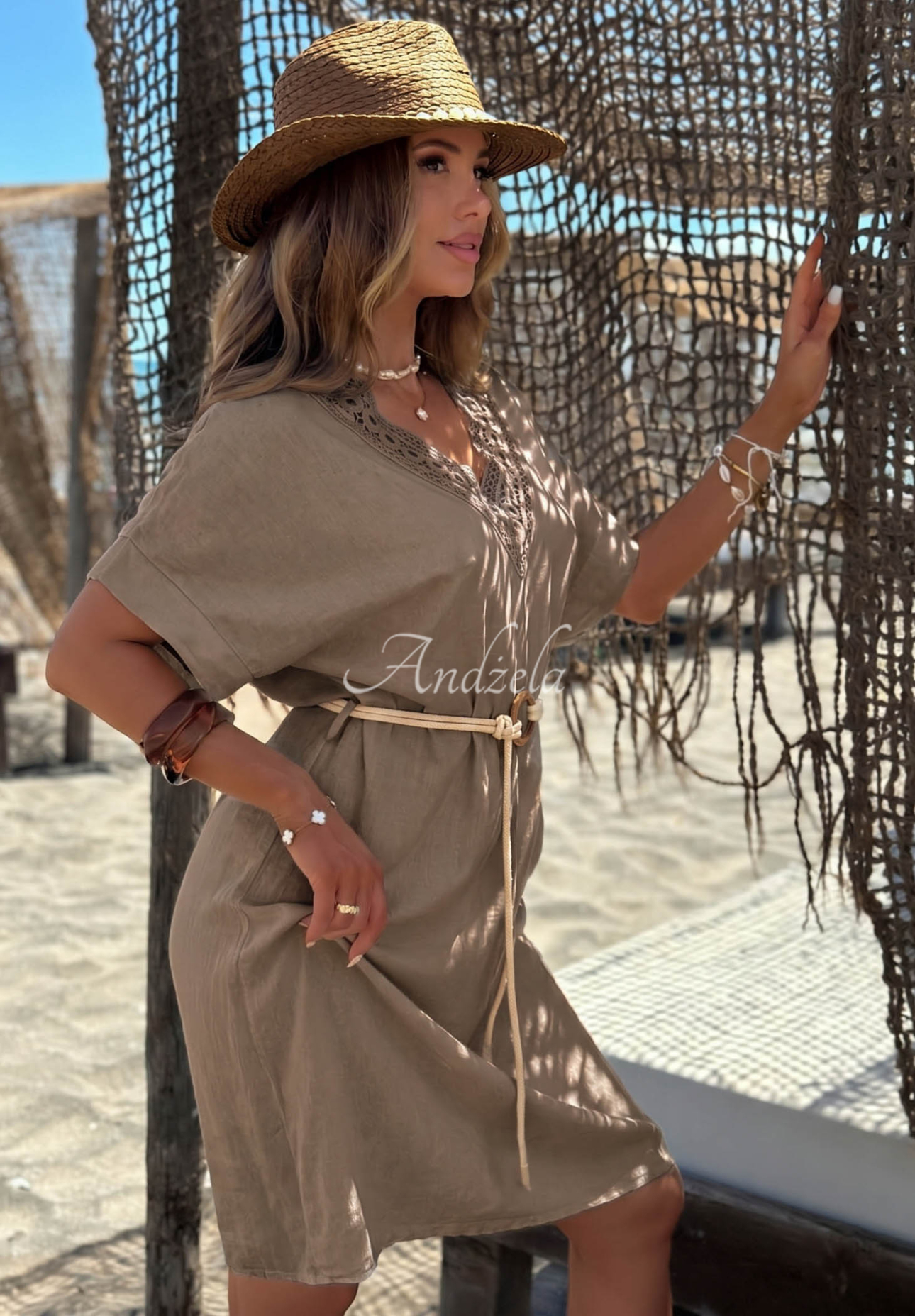 Ľanové šaty s čipkou a opaskom boho Golden Sunset Mokka