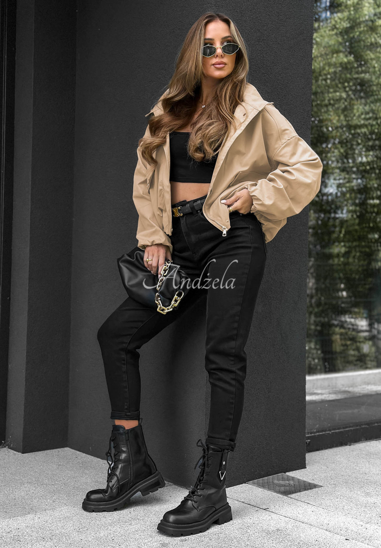 Krátka bomberka s kapucňou Street Chic béžová