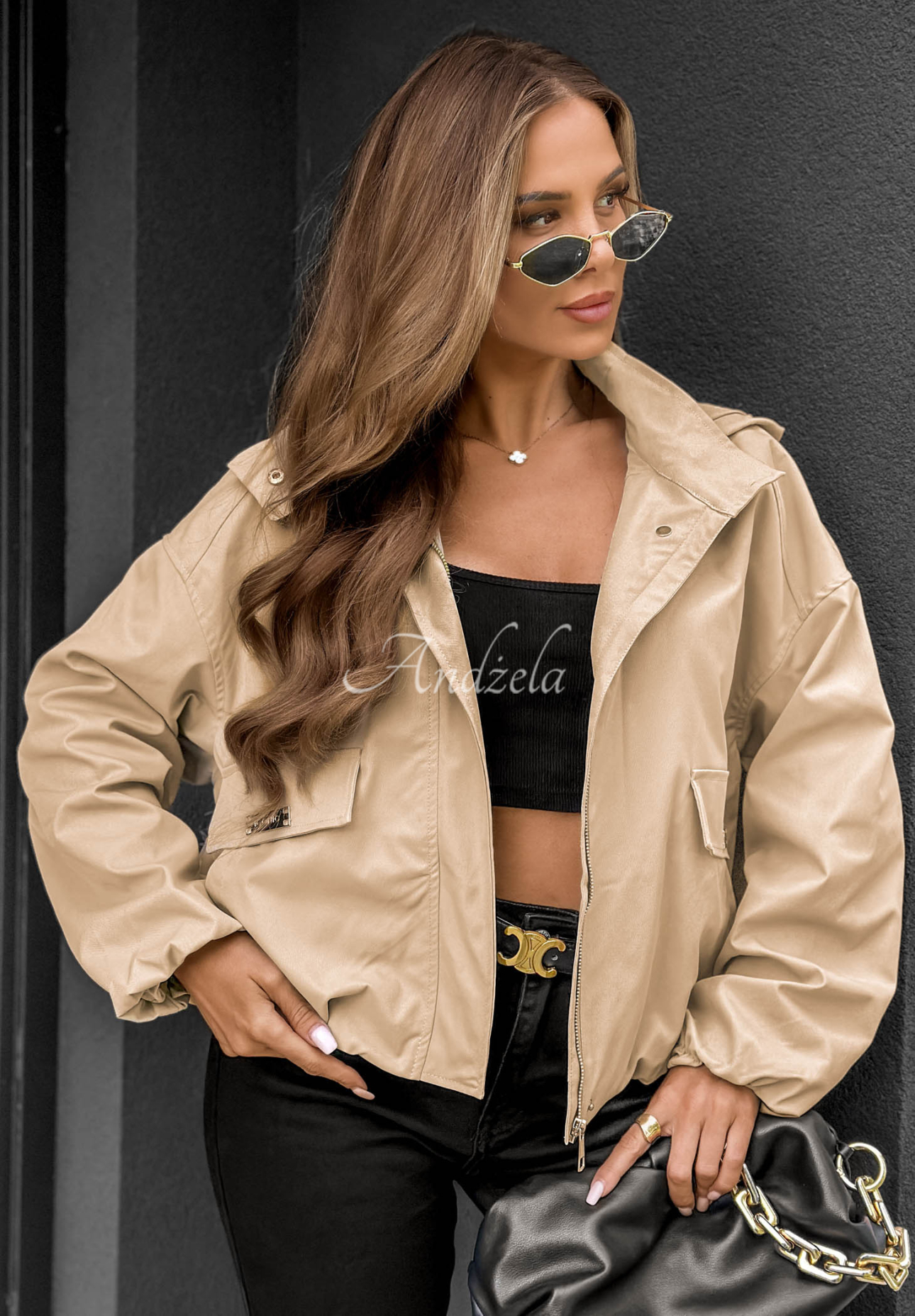 Krátka bomberka s kapucňou Street Chic béžová