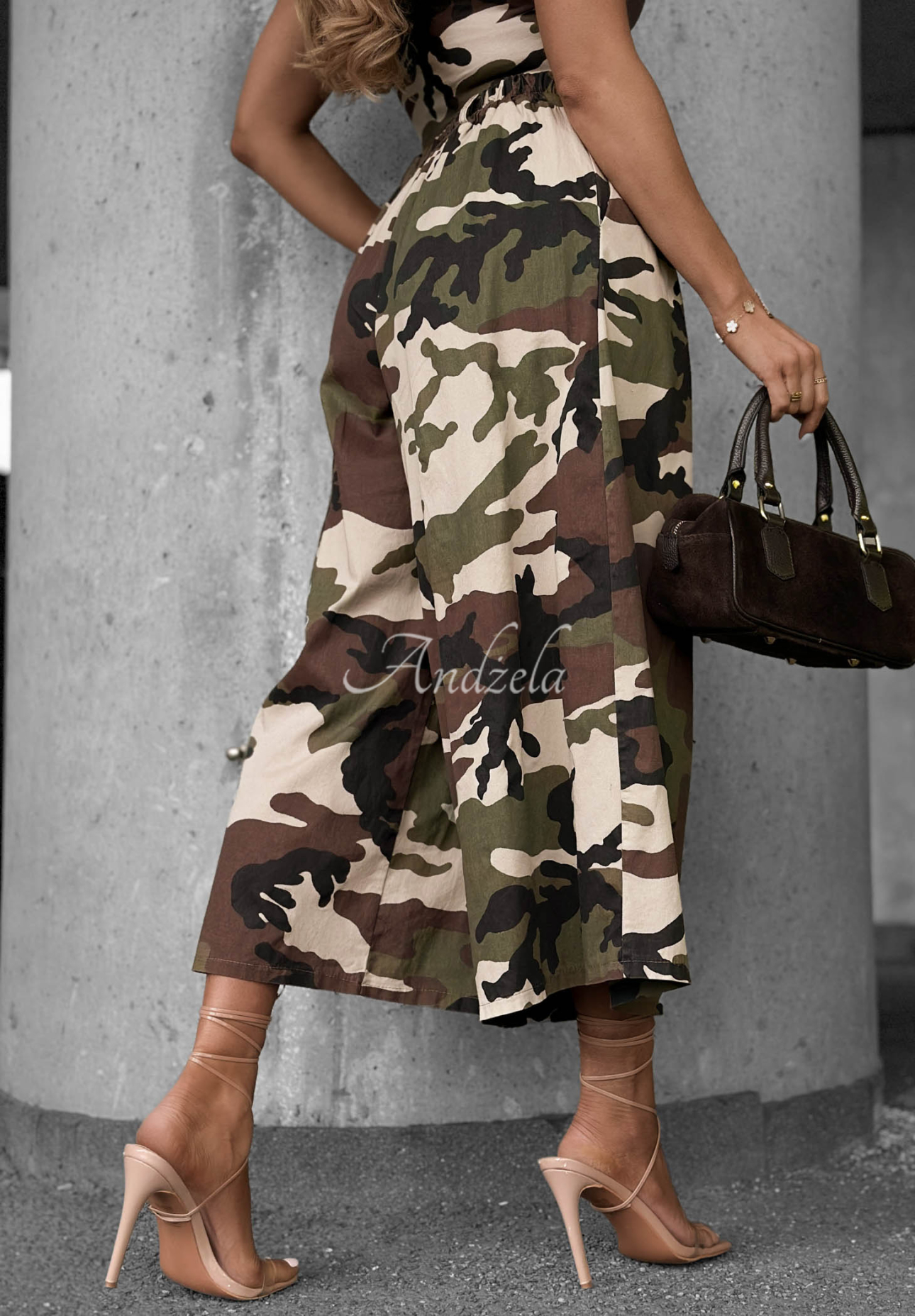 Látkové nohavice wide leg so záhybmi s maskačovým vzorom Wild Energy khaki