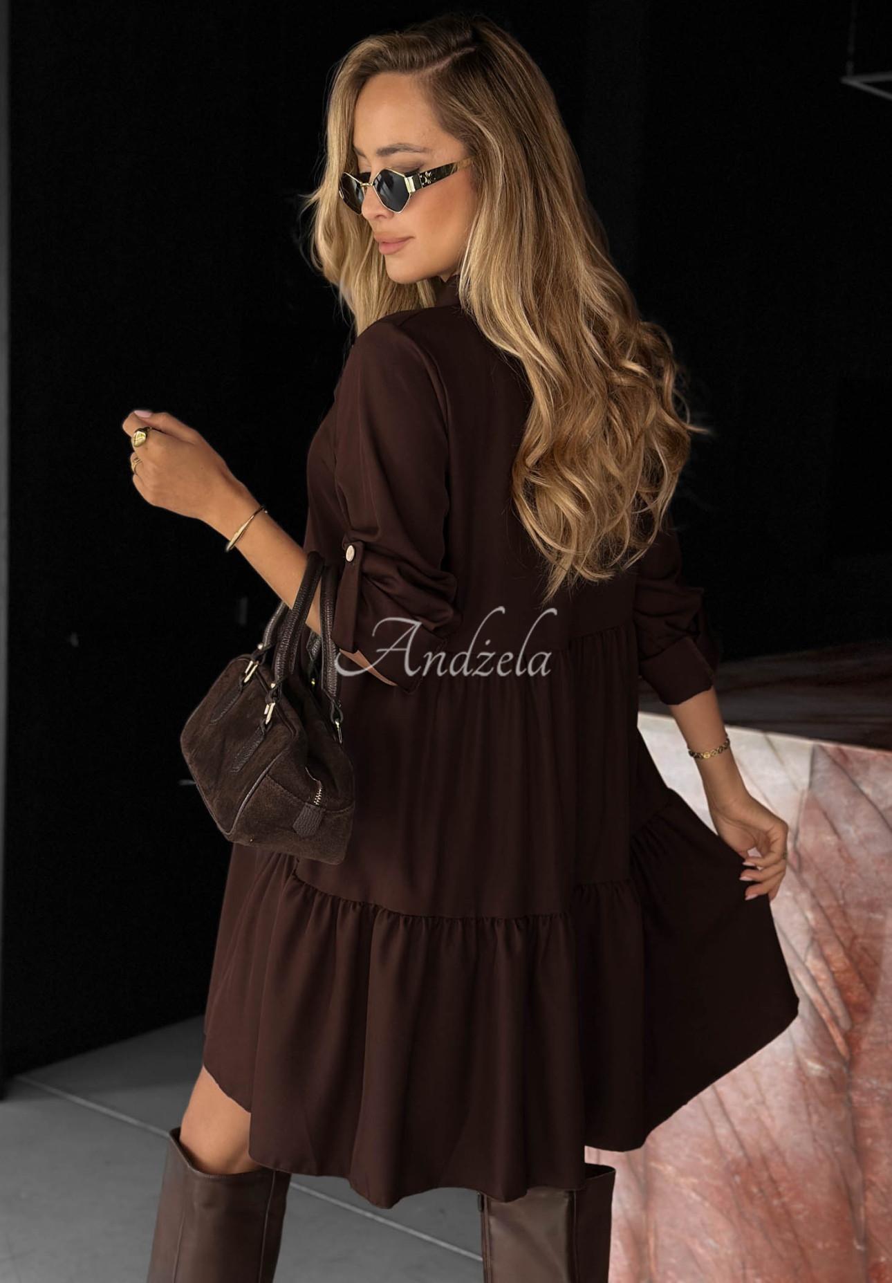 Šaty oversize s volánikmi s viskózou Modern Charm čokoládová