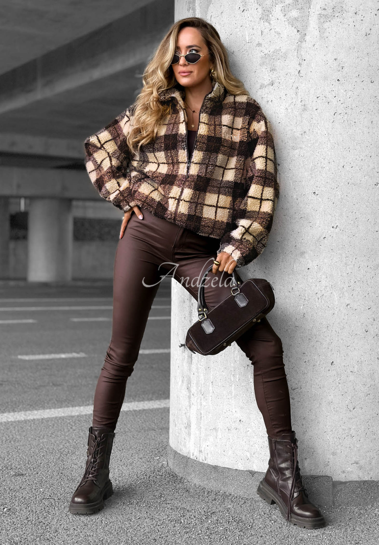 Krátka károvaná sherpa bunda Teddy Jacket čokoládová