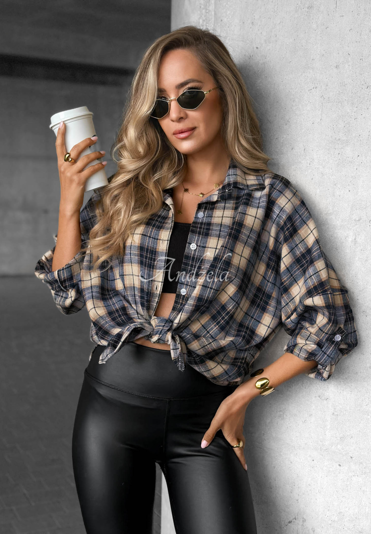 Károvaná košeľa s bavlnou a viskózou Cozy Edit tmavomodrá