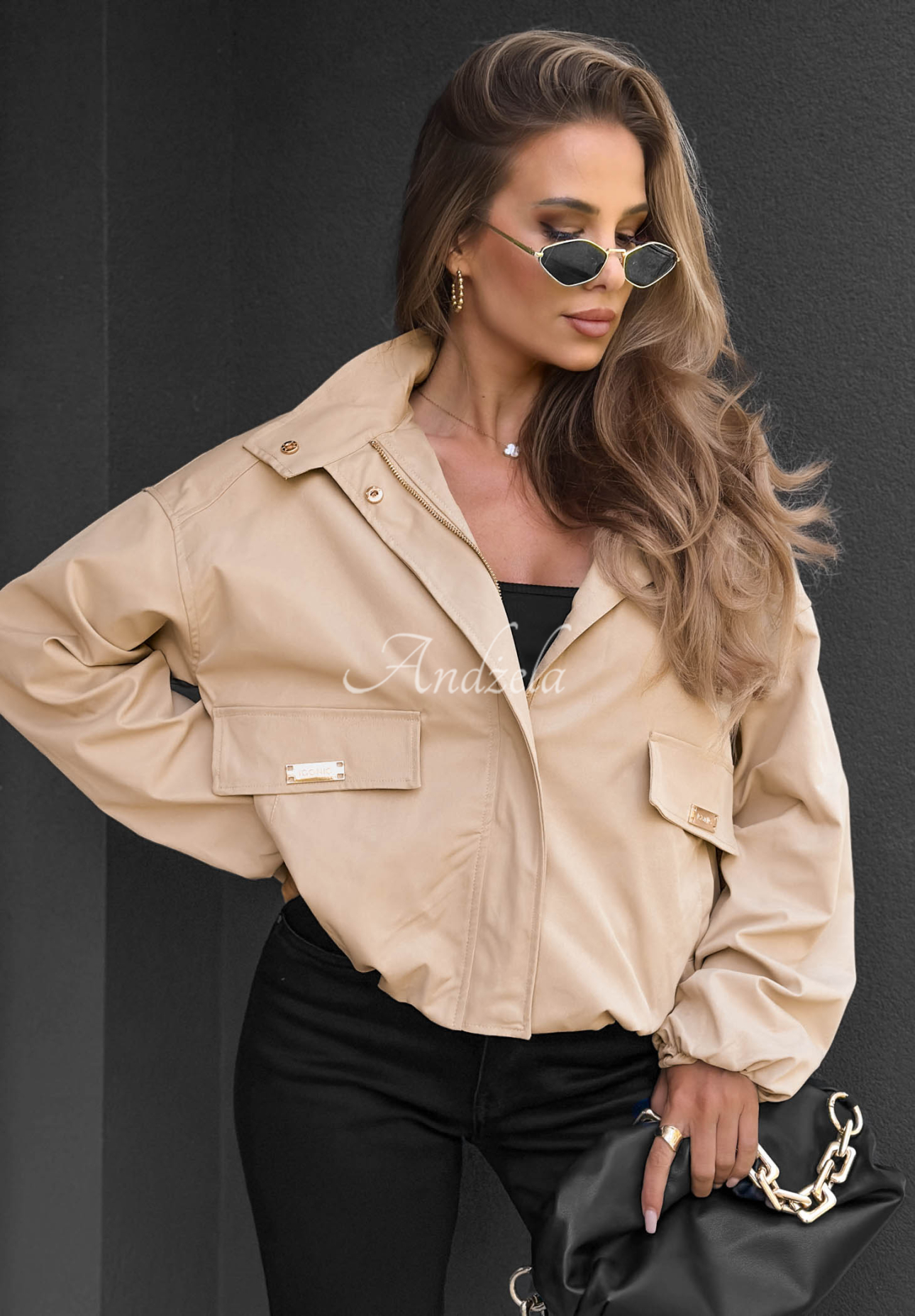 Krátka bomberka s kapucňou Street Chic béžová