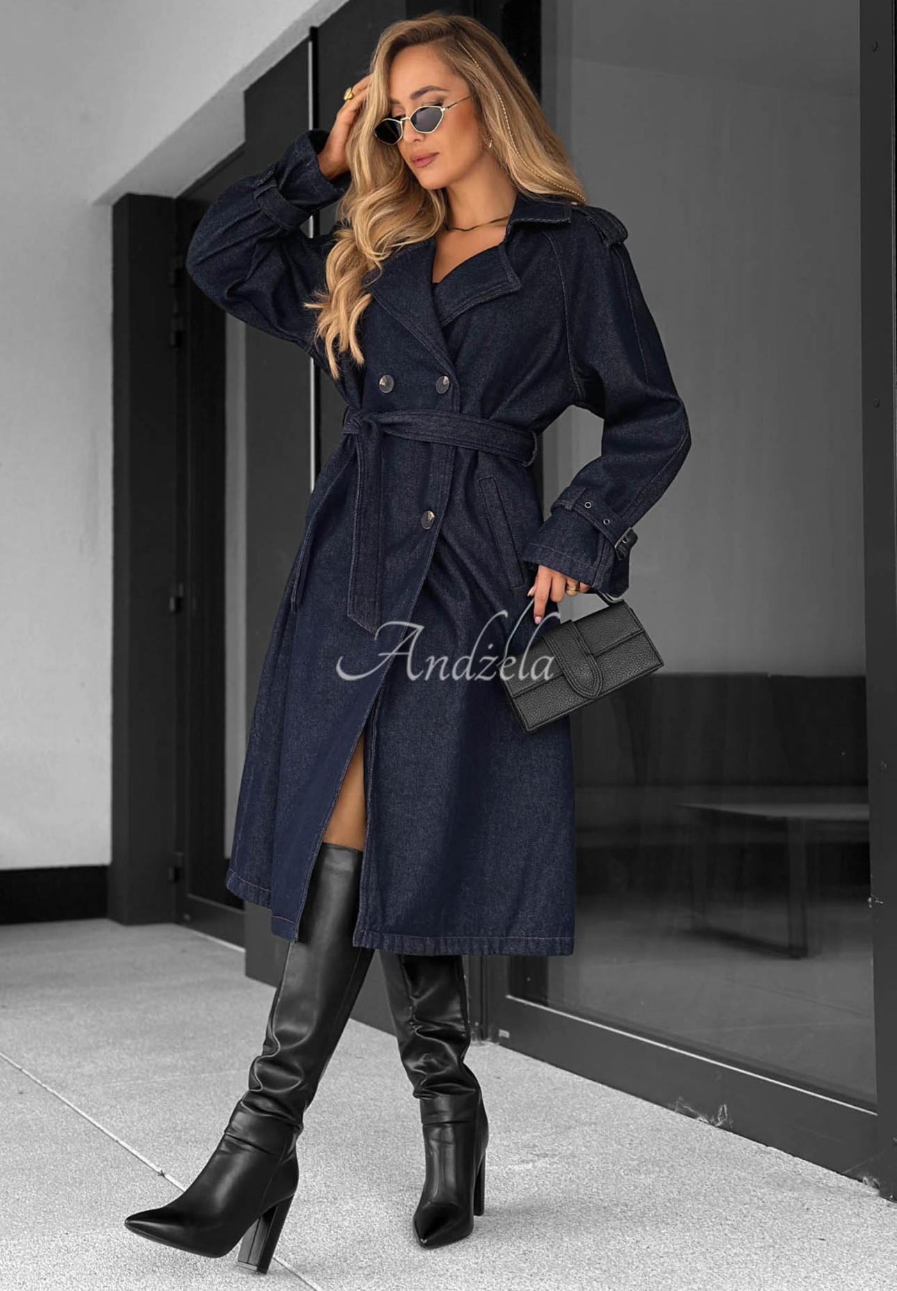 Dlhý džínsový trenčkot s opaskom Autumn Outfits tmavomodrý