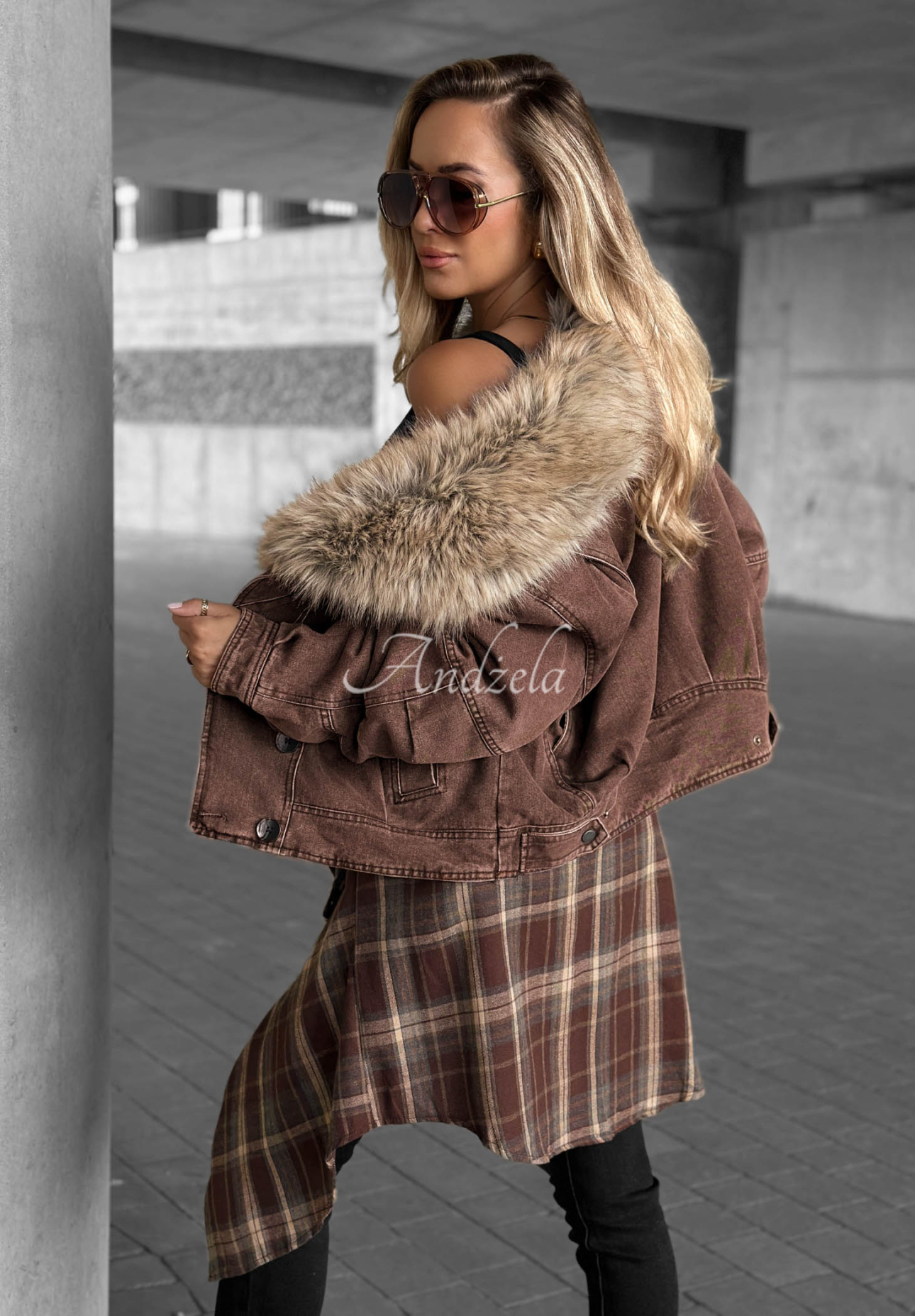 Krátka džínsová bunda s kožušinou Autumn Teddy čokoládová