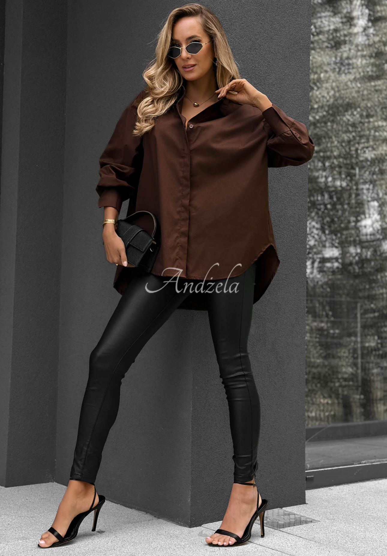 Elegantná bavlnená košeľa oversize s golierom Prestige Harbor čokoládová