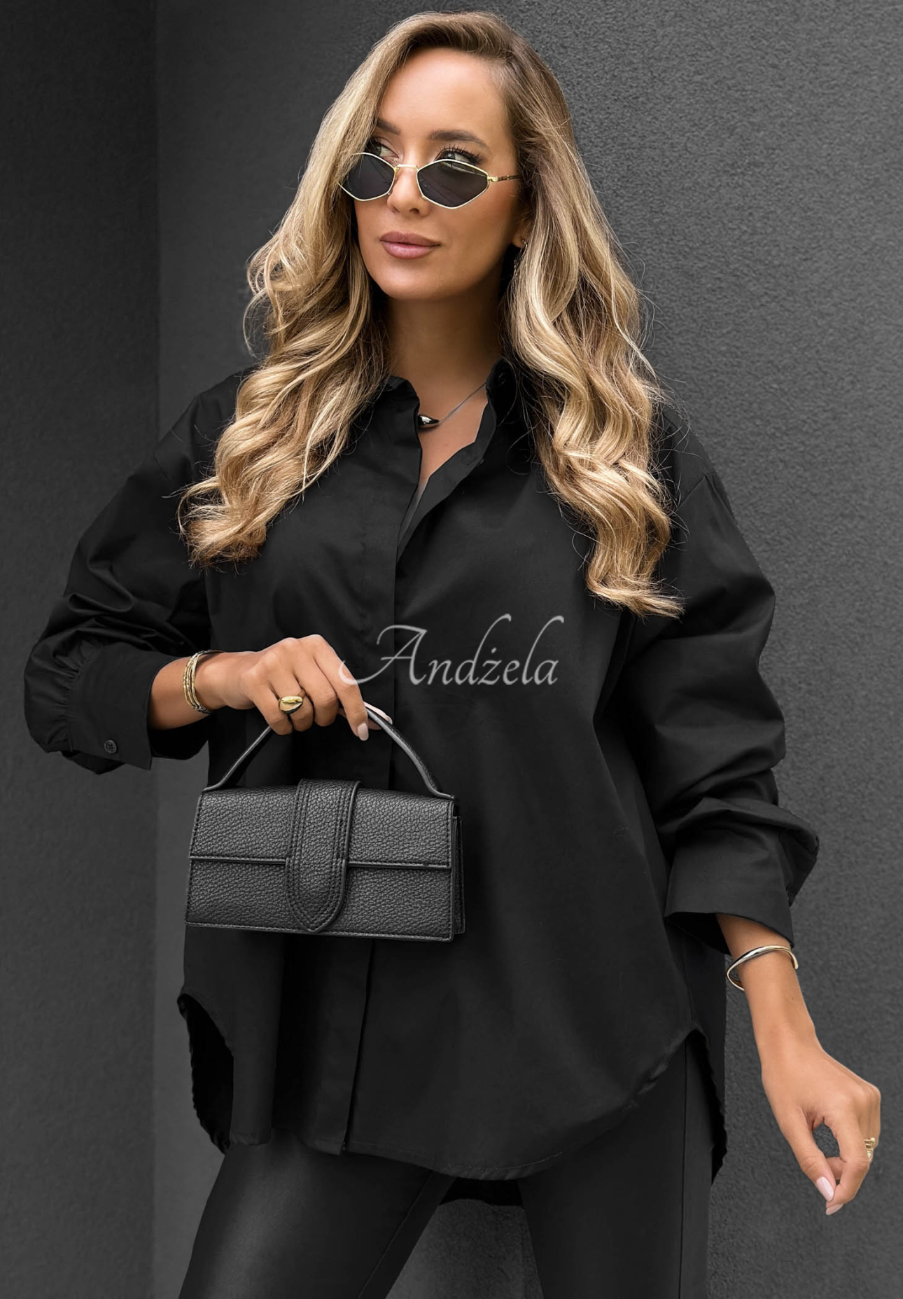 Elegantná bavlnená košeľa oversize s golierom Prestige Harbor čierna