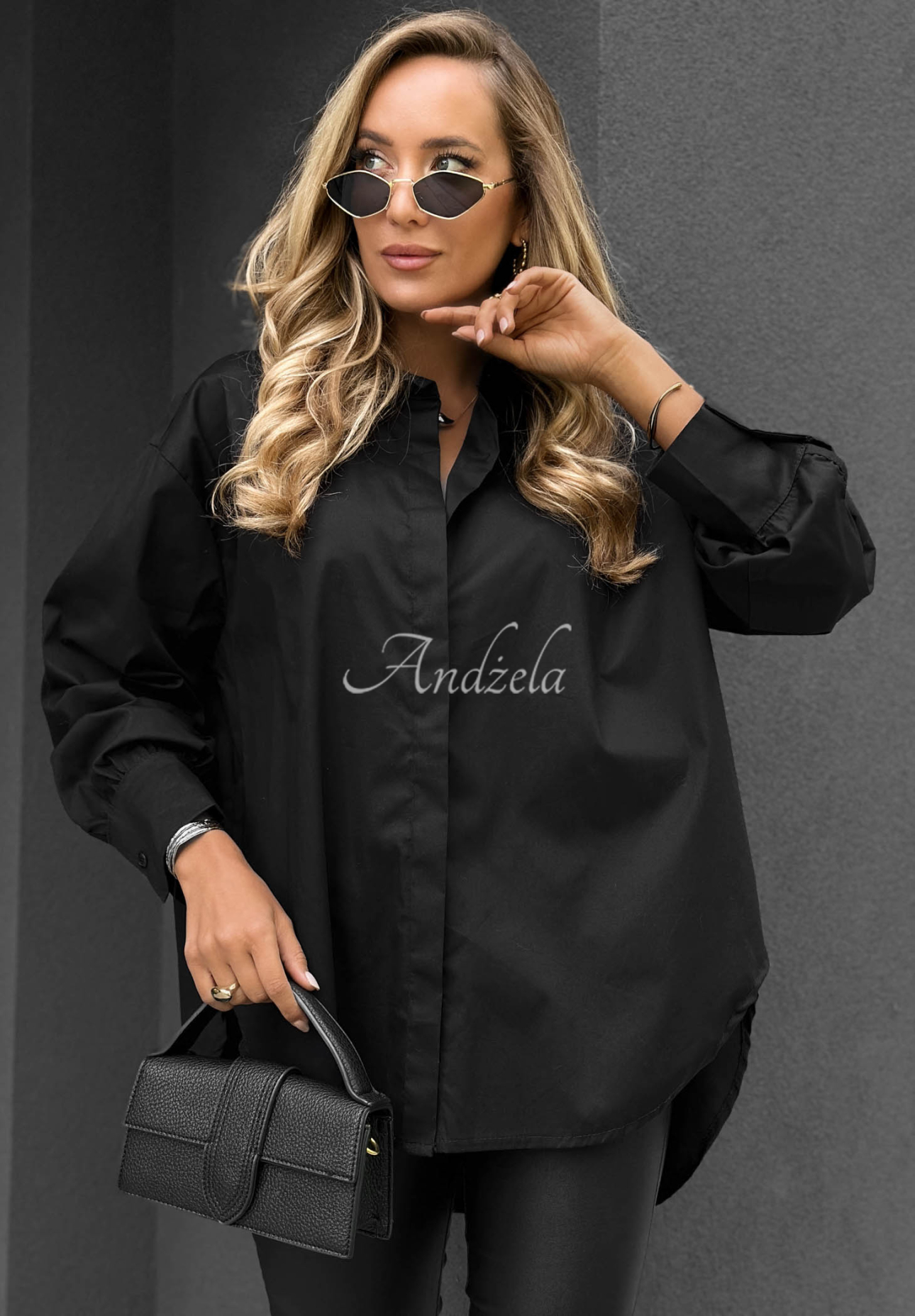 Elegantná bavlnená košeľa oversize s golierom Prestige Harbor čierna