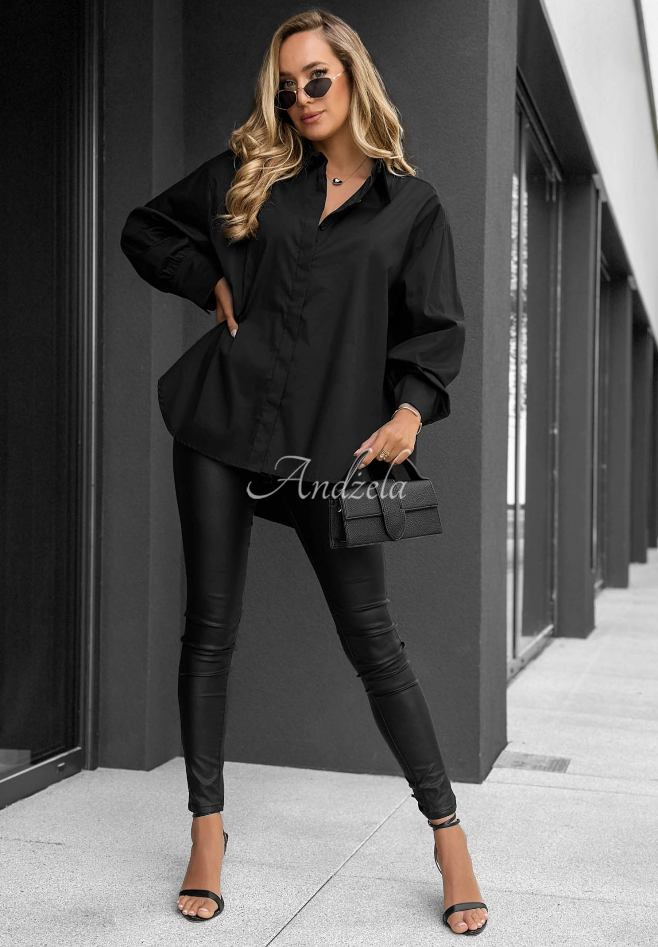 Elegantná bavlnená košeľa oversize s golierom Prestige Harbor čierna