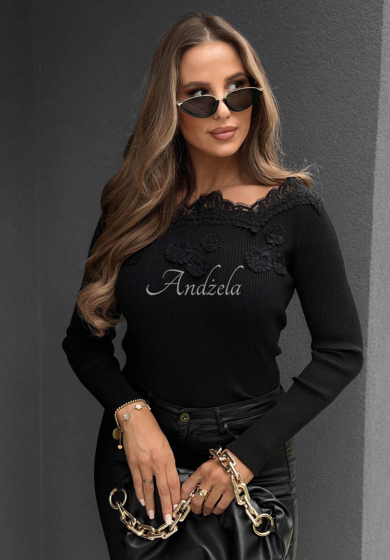 Rebrovaná viskózová blúzka off shoulder s výšivkami Pure Grace čierna