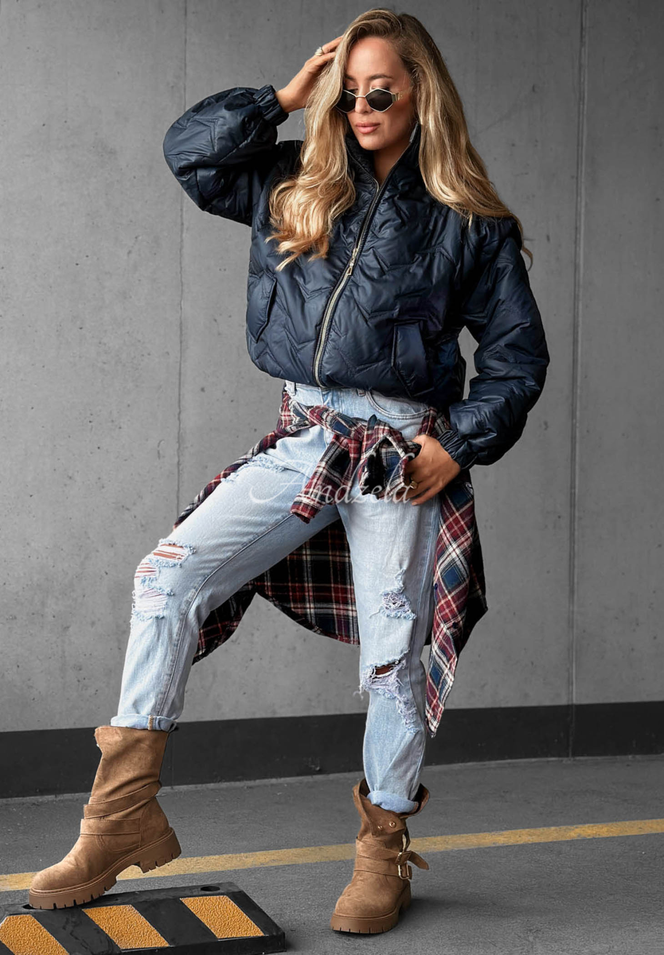 Krátka prešívaná bomber bunda Drizzle Days tmavomodrá
