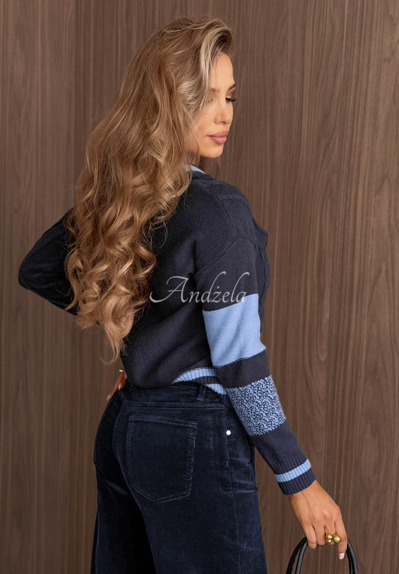 Krátky viskózový zapínaný kardigan s kosoštvorcami Fall Pattern tmavomodrý