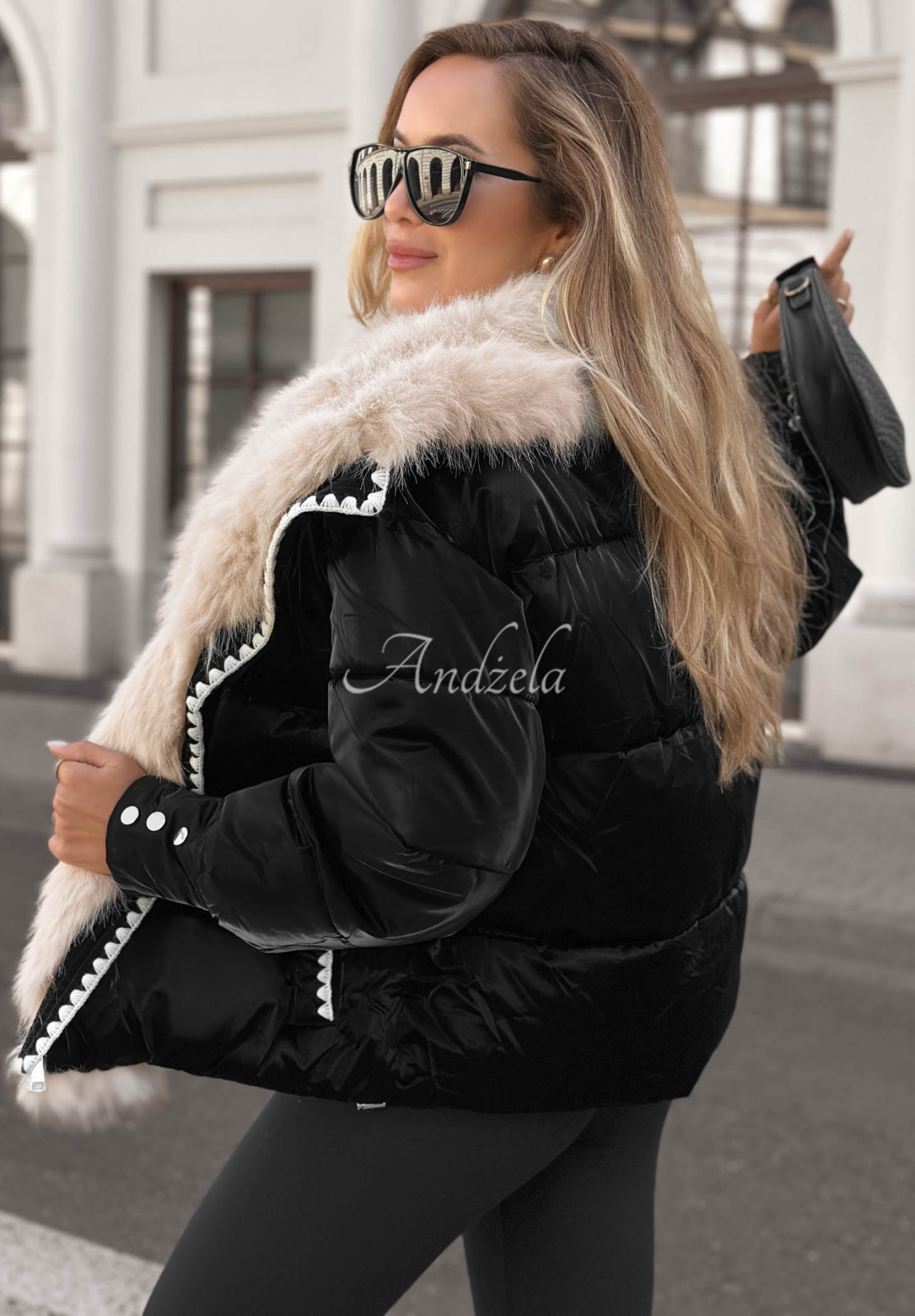 Krátka prešívaná bunda s kožušinou Alpine Cozy čierna