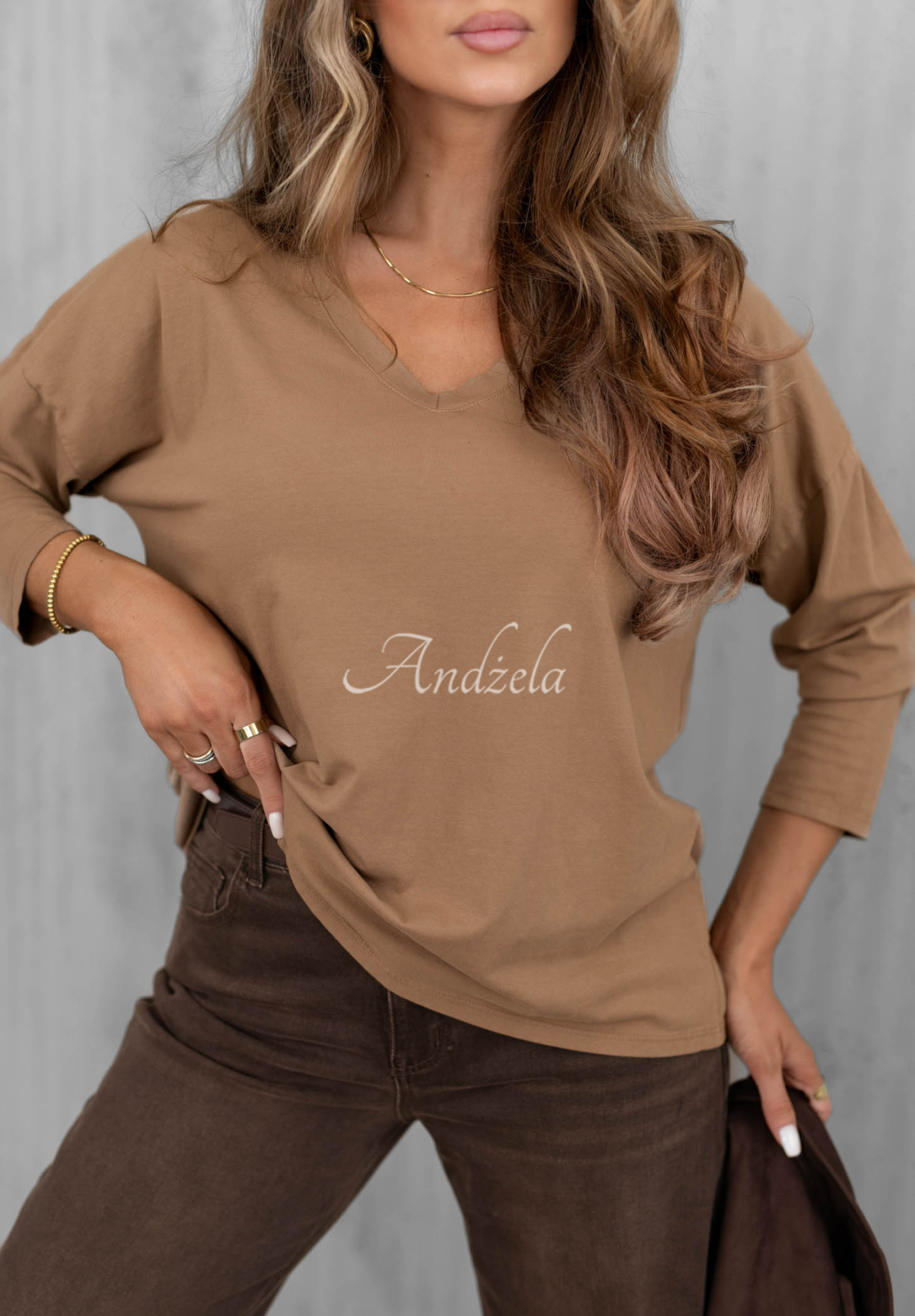 Bavlnená blúzka longsleeve s výstrihom do V Daily Style ťavia