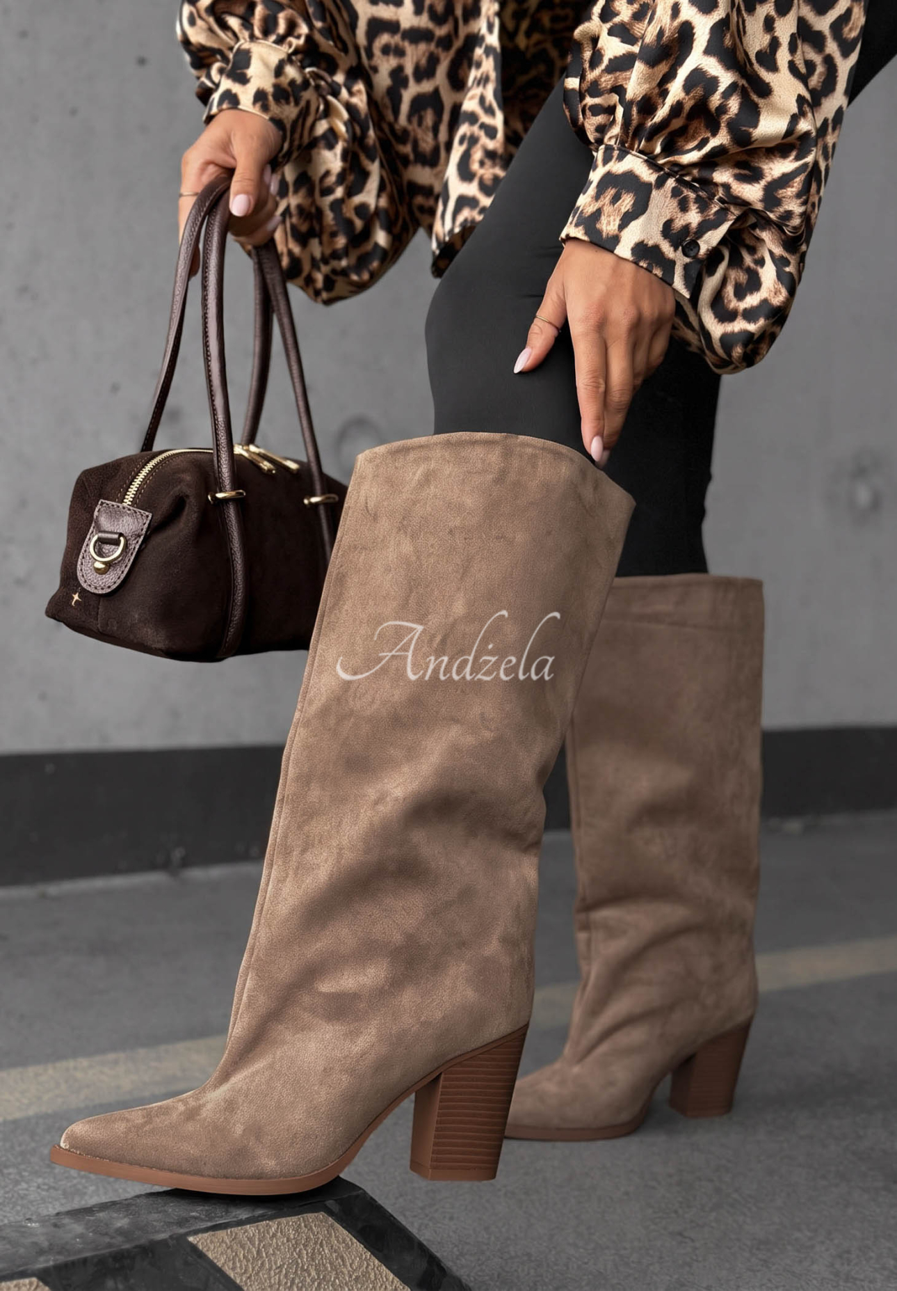Dlhé semišové čižmy na širokom podpätkom Fall Style béžové