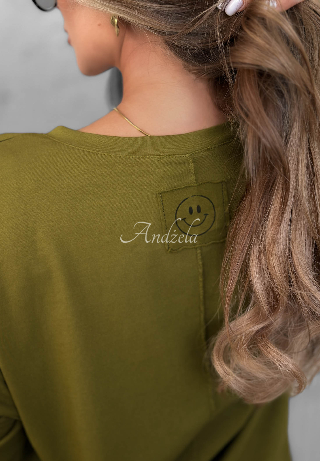 Bavlnená blúzka longsleeve s výstrihom do V Daily Style olivová