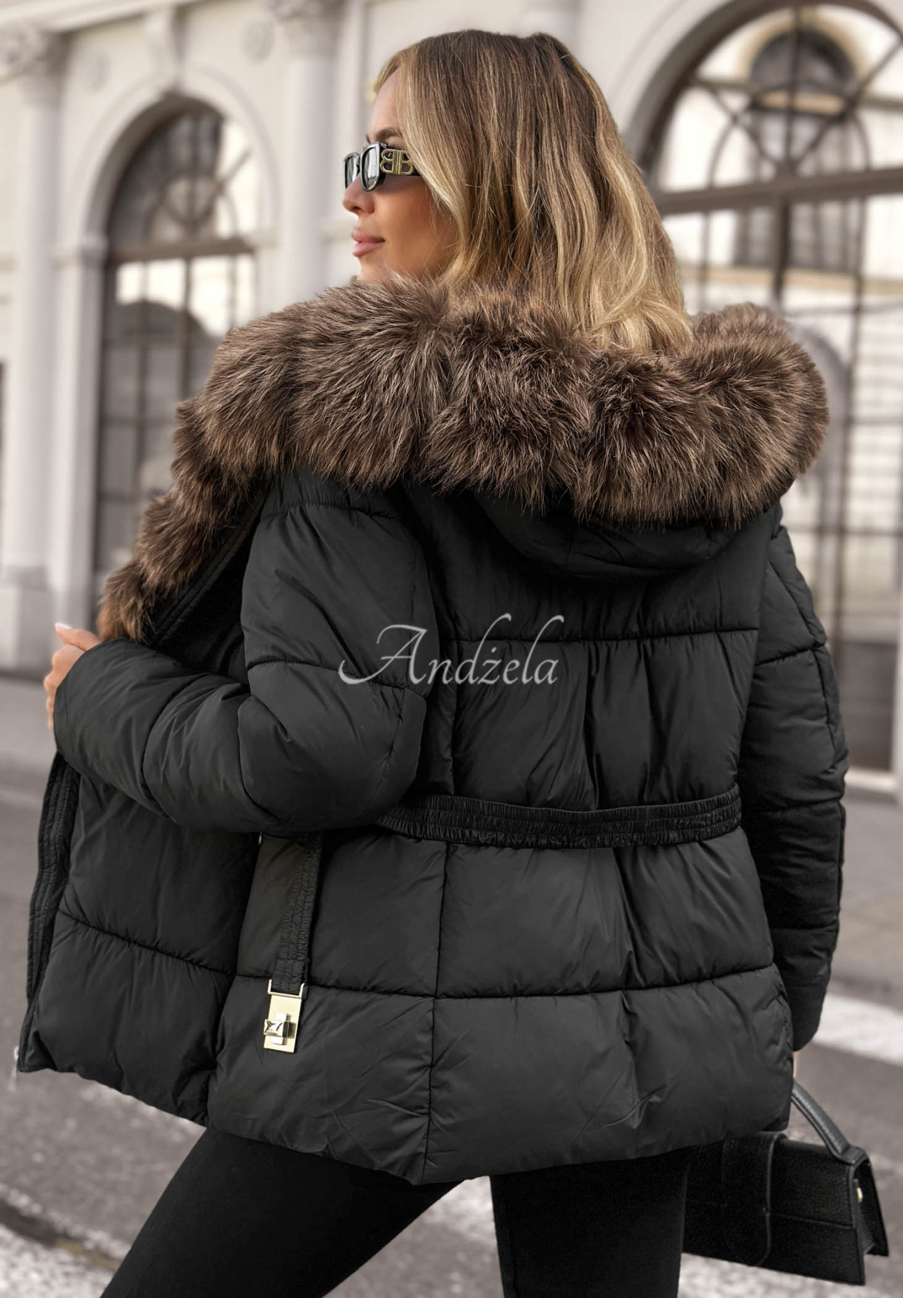 Krátka prešívaná bunda s kožušinou Frost Edge čierna