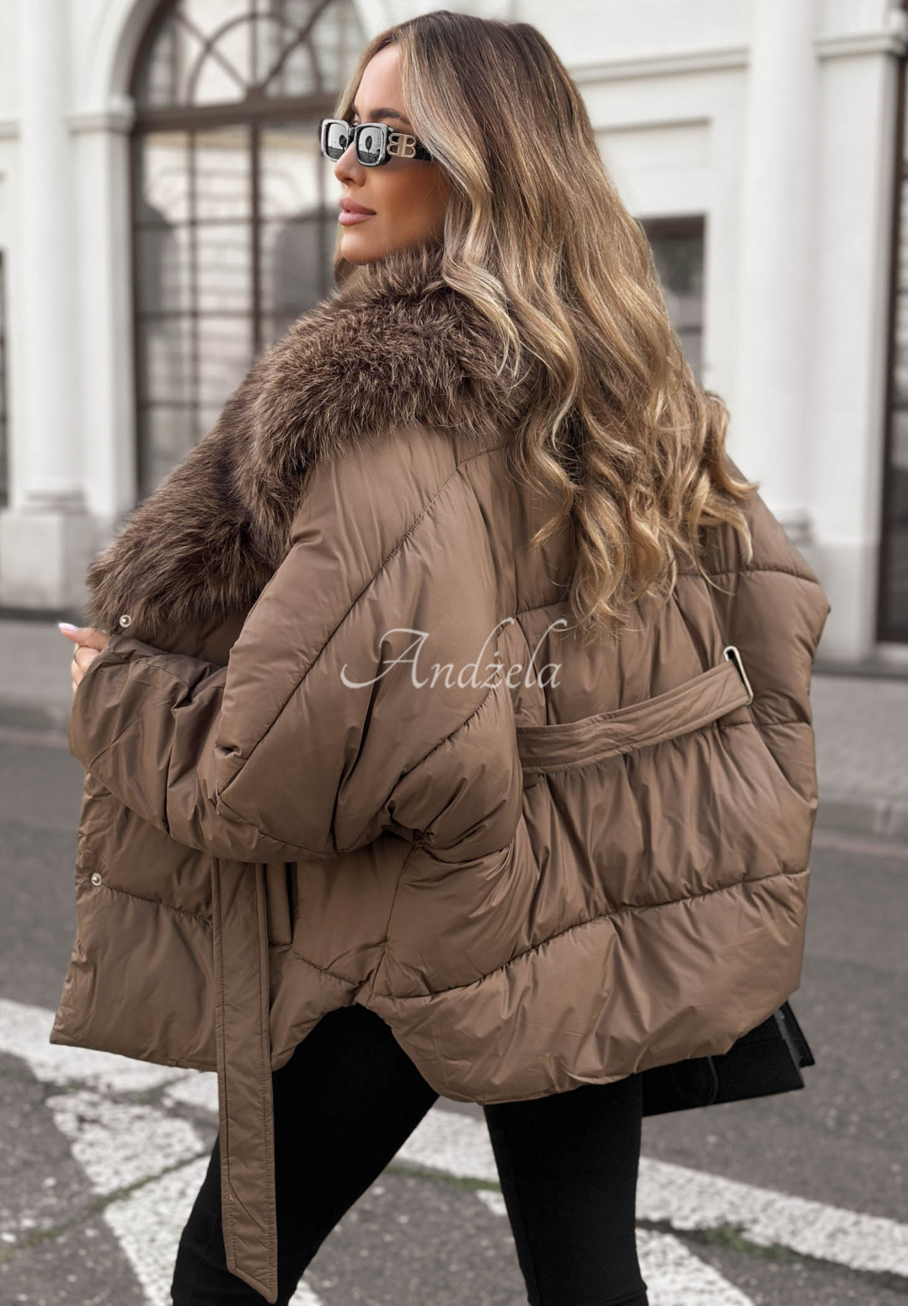 Prešívaná bunda s kožušinou a opaskom Cinnamon Touch čokoládová